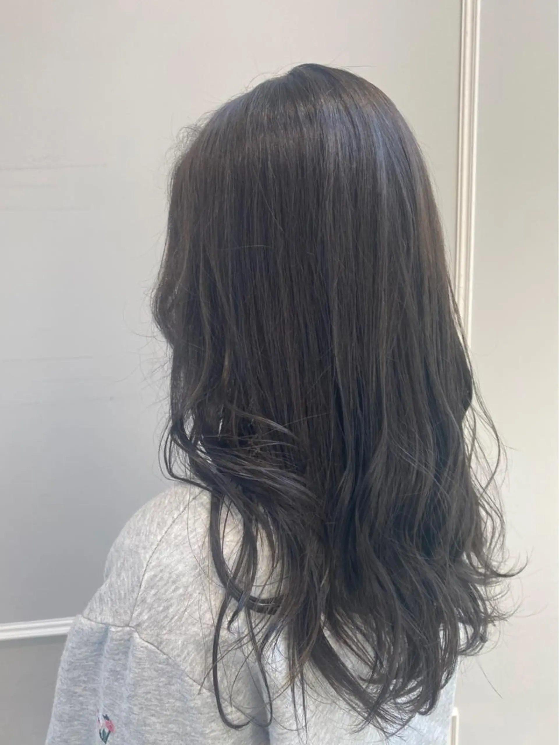 ロング カラー アッシュ ダークアッシュ 🦖鶴岡香純🦖 産休中のヘアスタイル