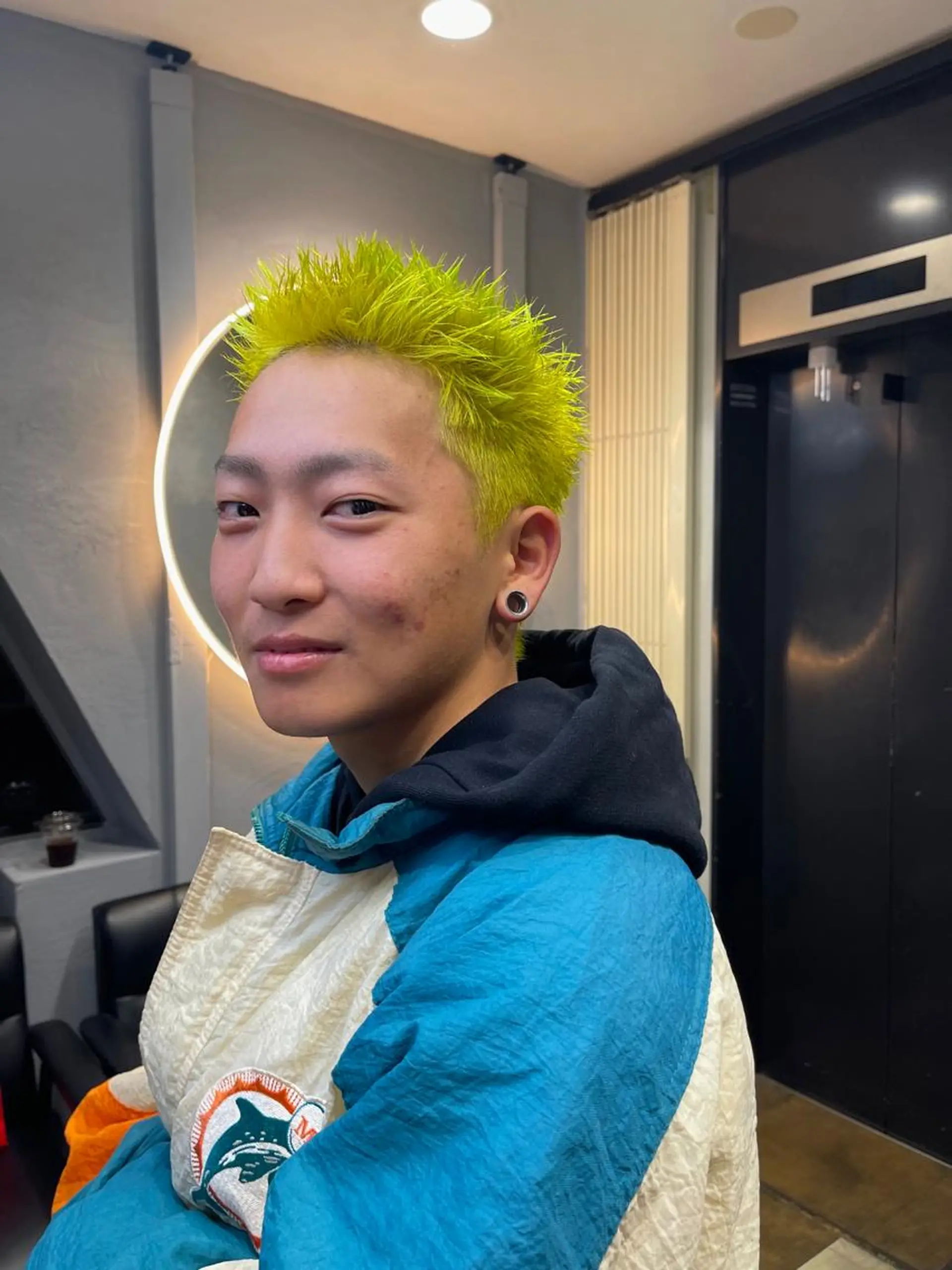 ショート メンズ TATSUブリーチ/ ミルクティーベージュのヘアスタイル