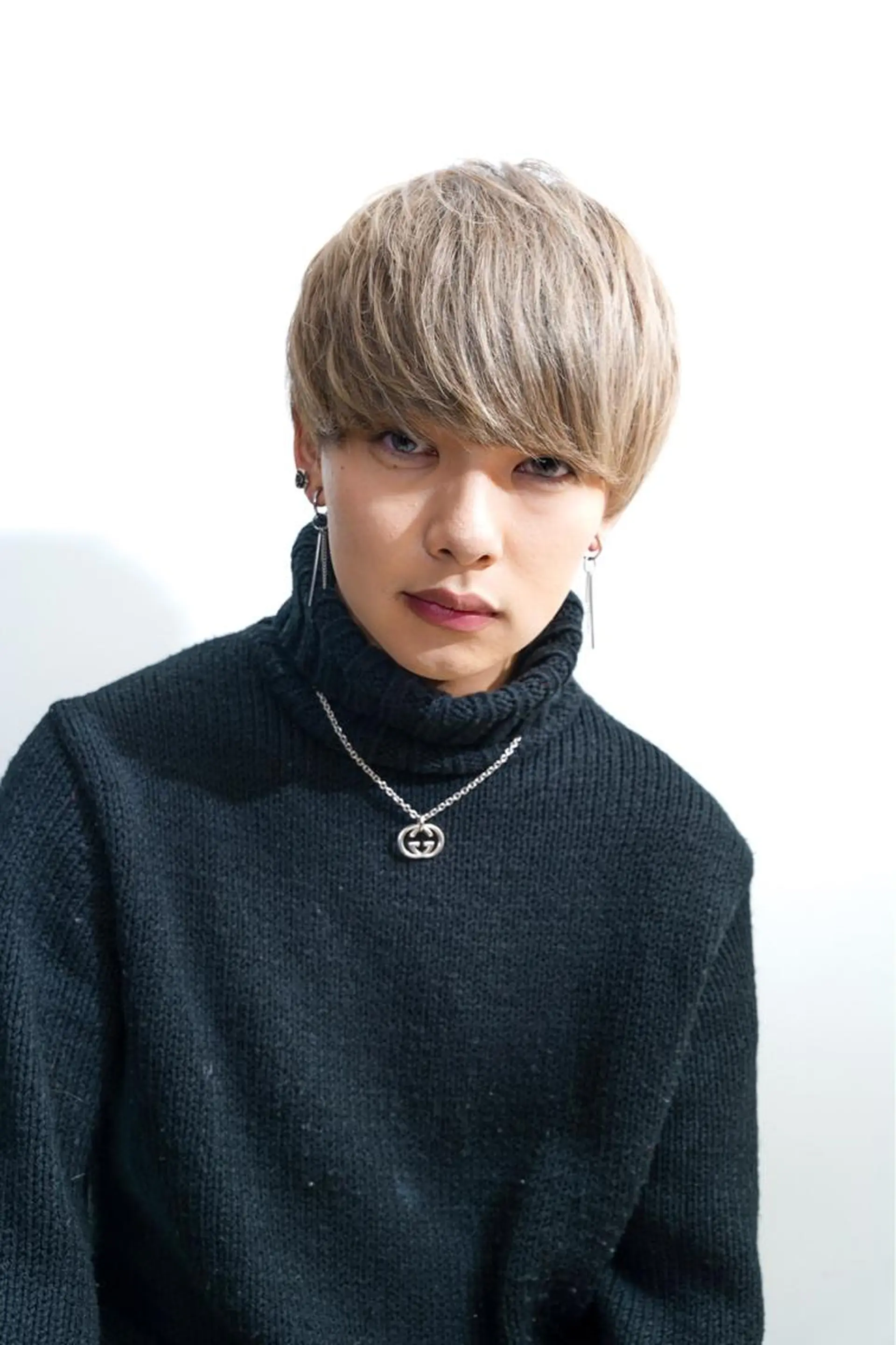 ショート カラー メンズ マッシュ ツーブロック 刈り上げ 顔周りレイヤー/ メンズ/橋川光太郎のヘアスタイル