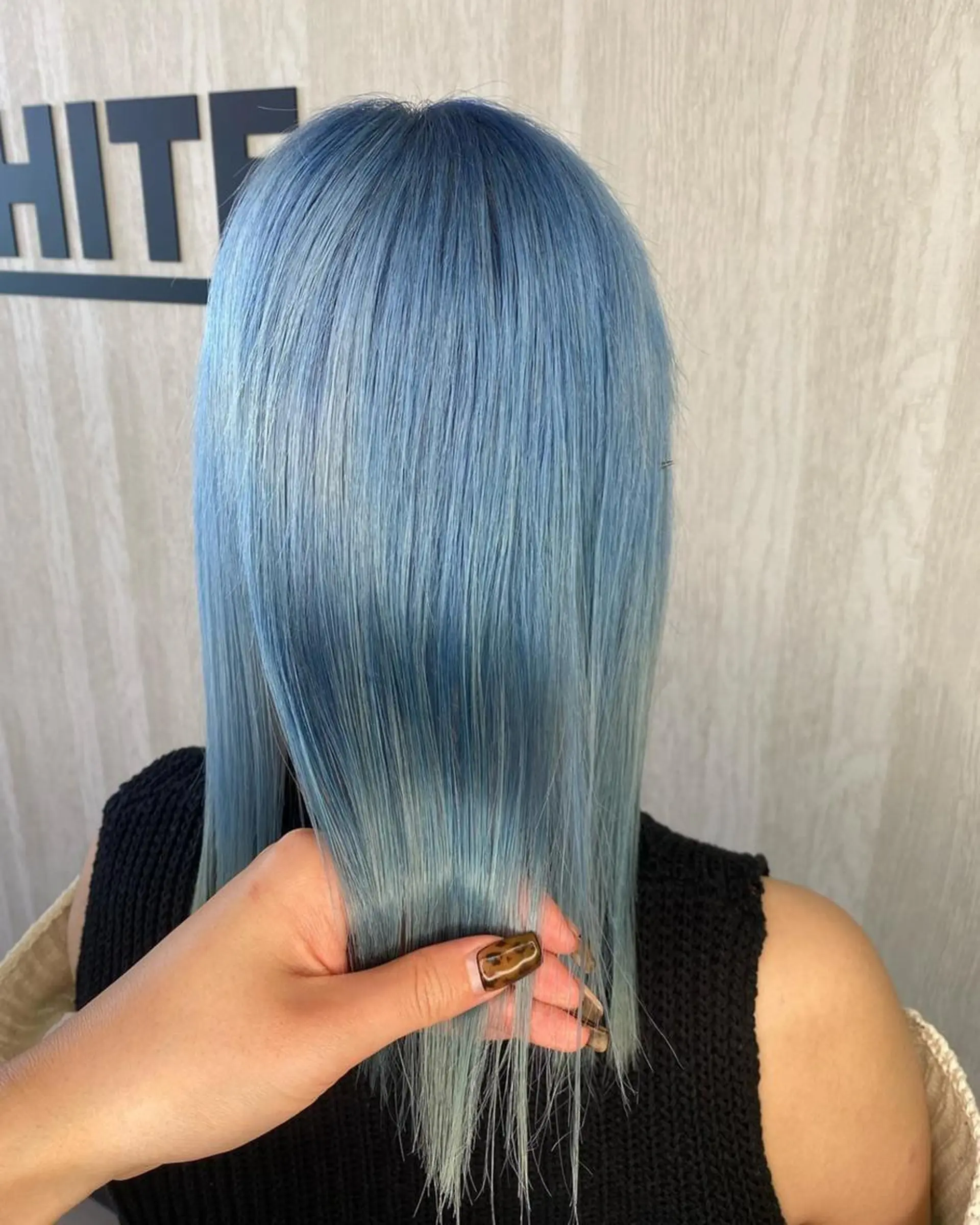 ロング カラー ブルーカラー ハイトーンカラー UNDER vr 【アンダーバー】のヘアスタイル