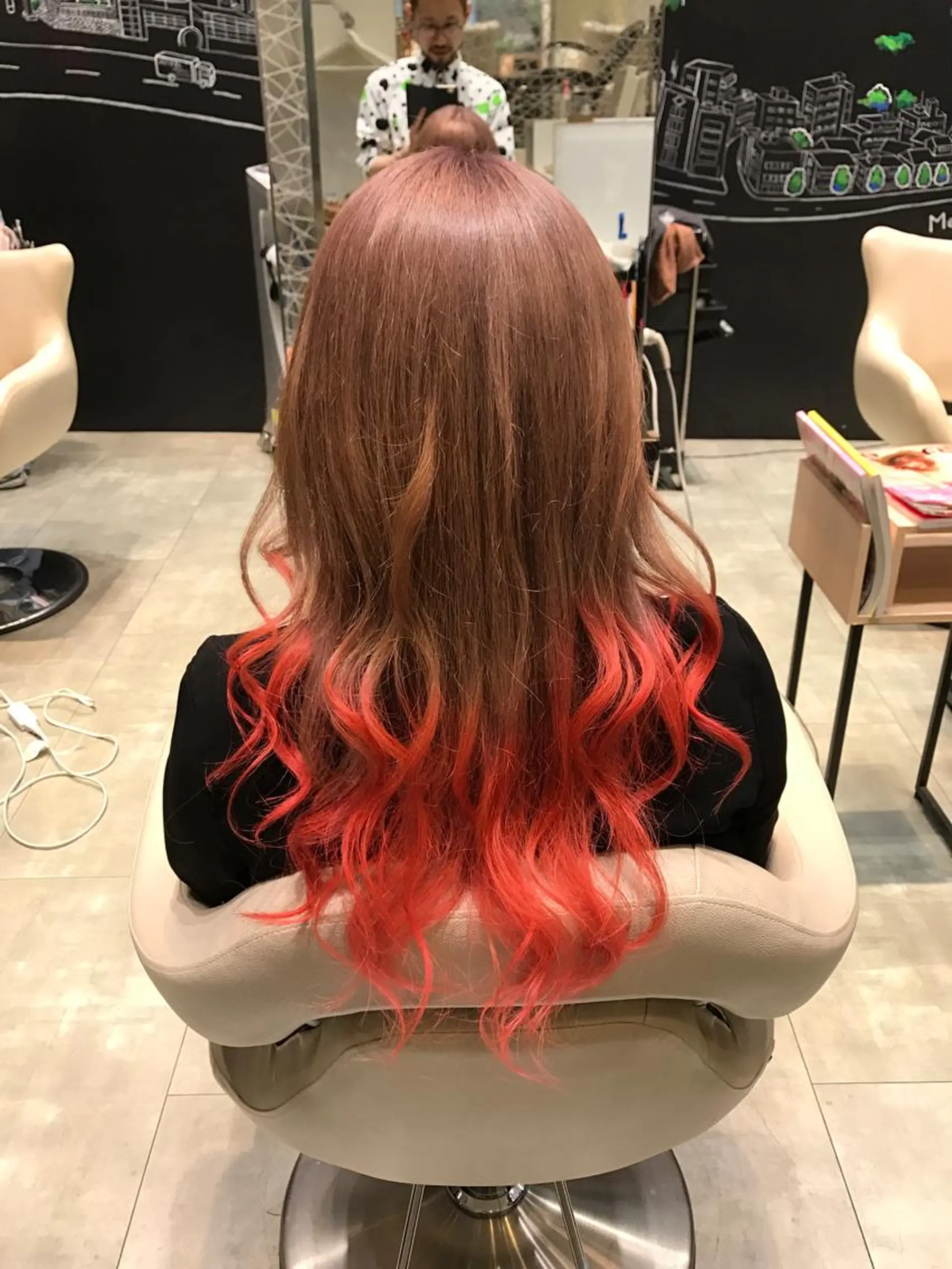 ロング カラー ヘアアレンジ レッドカラー Re:ta KANZOのヘアスタイル