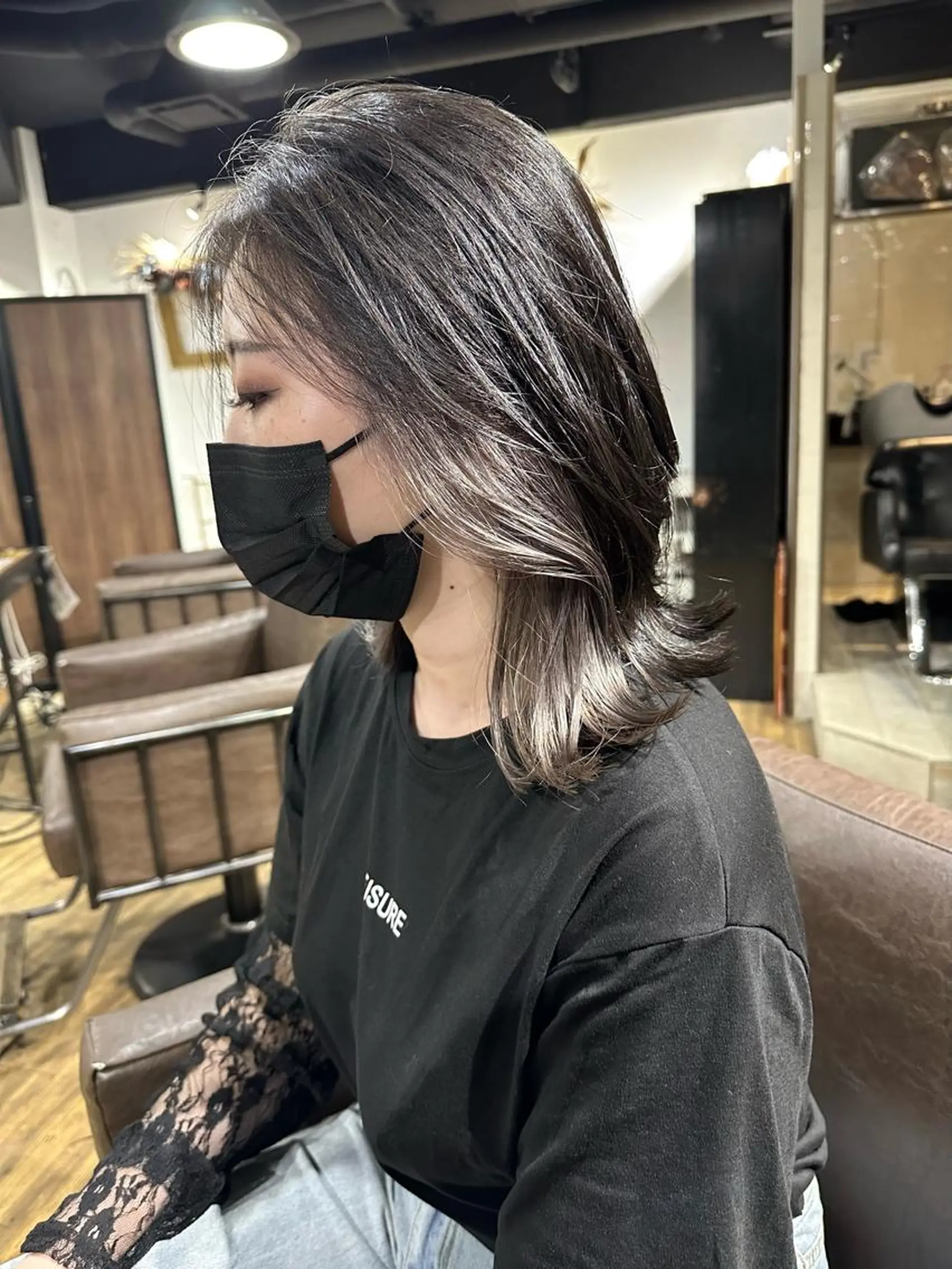 ミディアム カラー ベージュカラー イヤリングカラー インナーカラー ラベンダーカラー ラベンダーピンク ヘアカラー トリートメント ARCANAブリーチ レイヤーカット/原宿のヘアスタイル