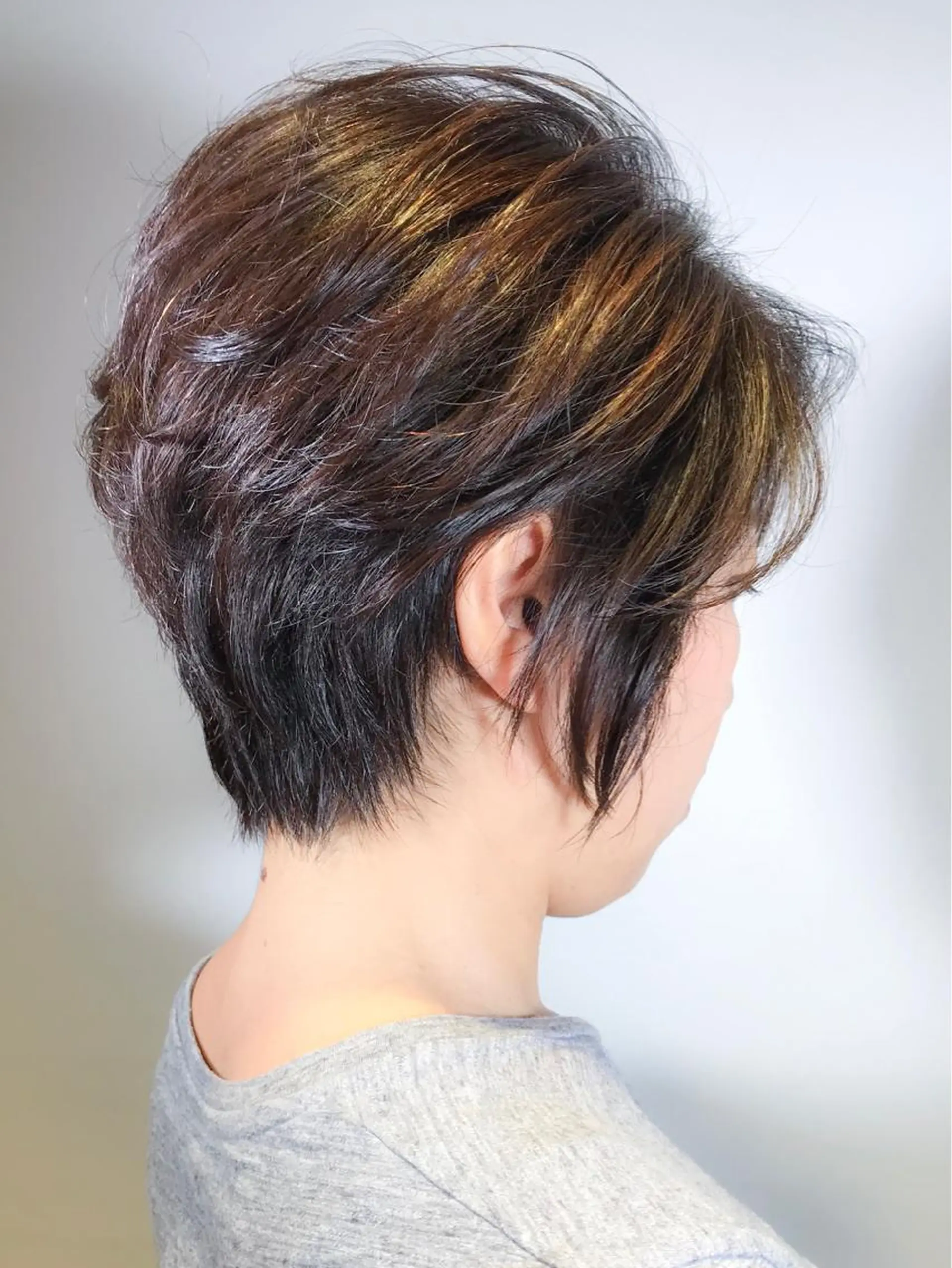 ショート カラー BIANCO北堀江 AKANEのヘアスタイル
