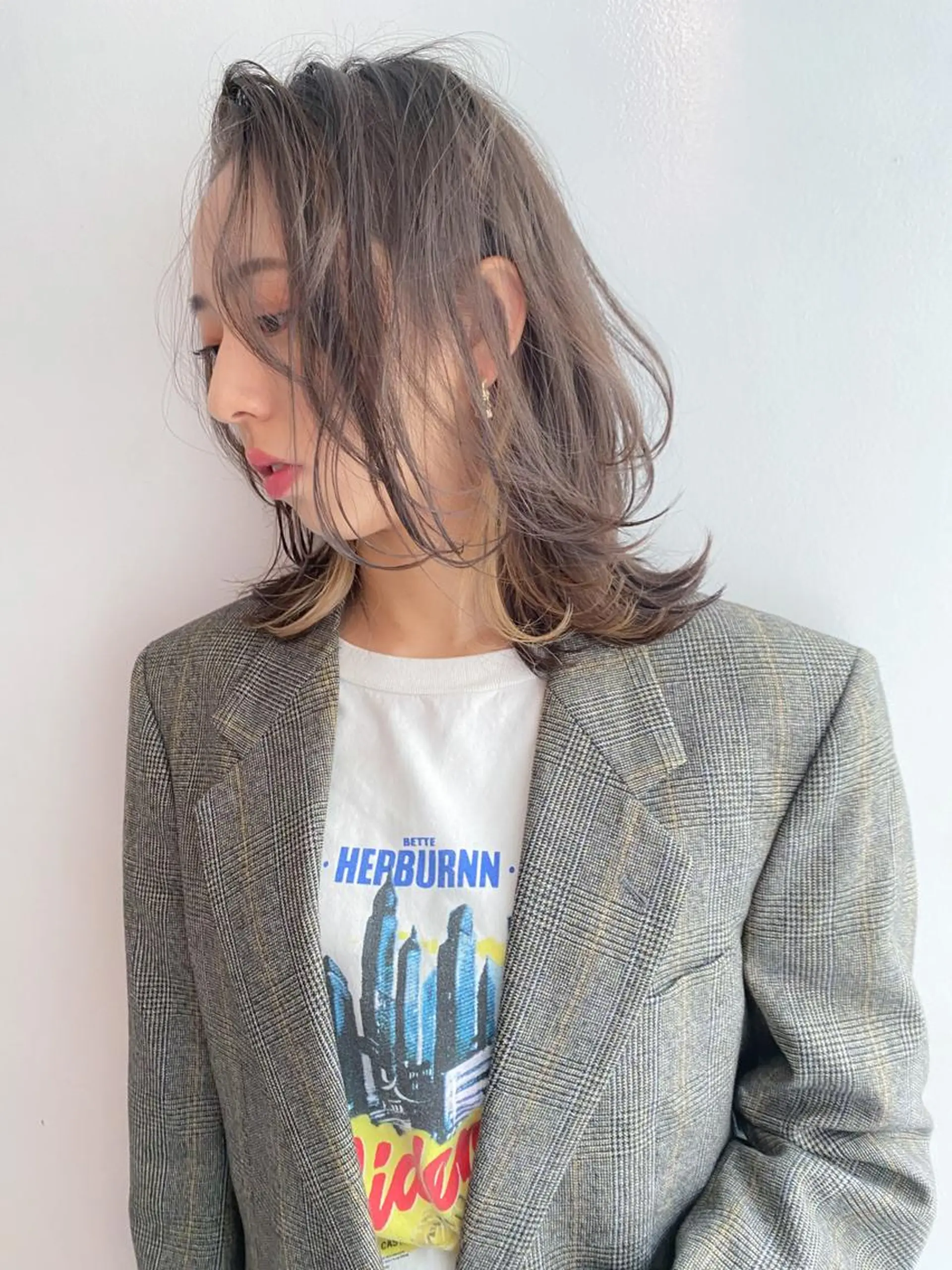 ミディアム カラー THE DAY所属・AKI HASHIMOTOのヘアスタイル