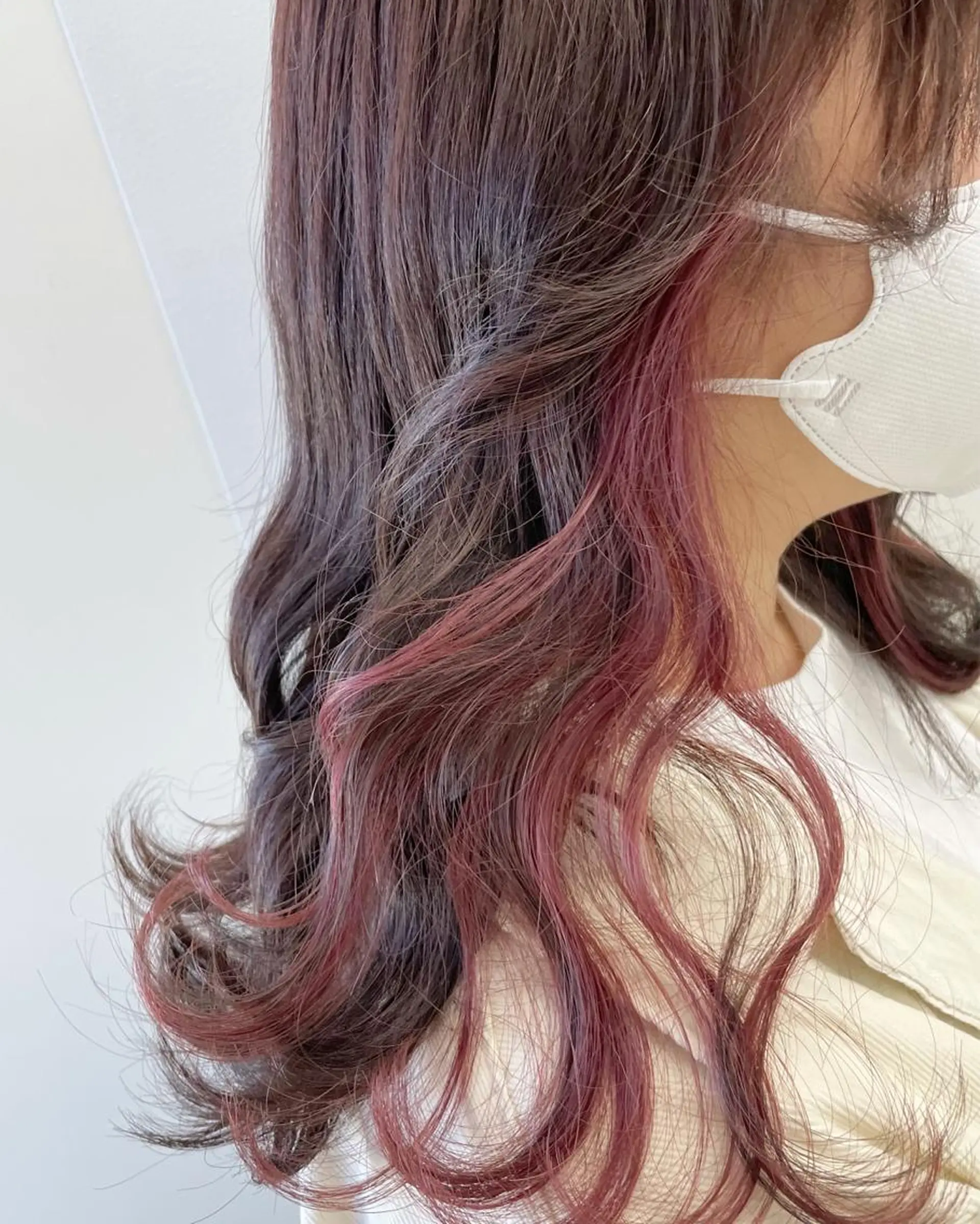 ミディアム カラー ヘアアレンジ ブリーチ イヤリングカラー ピンクカラー ヘアカラー トリートメント 🦄インナーカラー 🦄貫井彩花のヘアスタイル