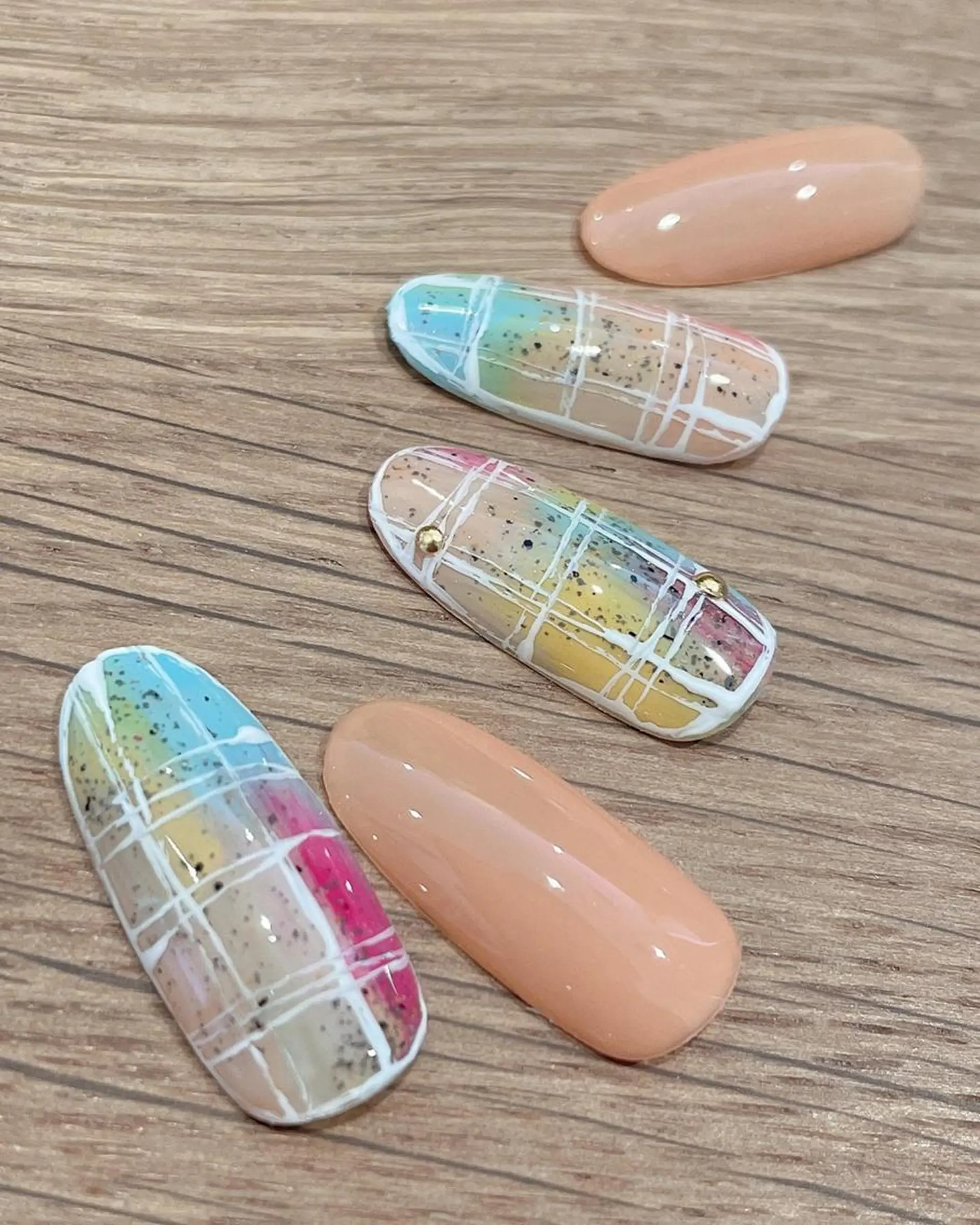 ネイル マツエク・マツパ まつげパーマ ボリュームラッシュ ジェルネイル ニュアンスネイル パラジェル ハンドネイル 髙橋 敦子のマツエク・マツパデザイン