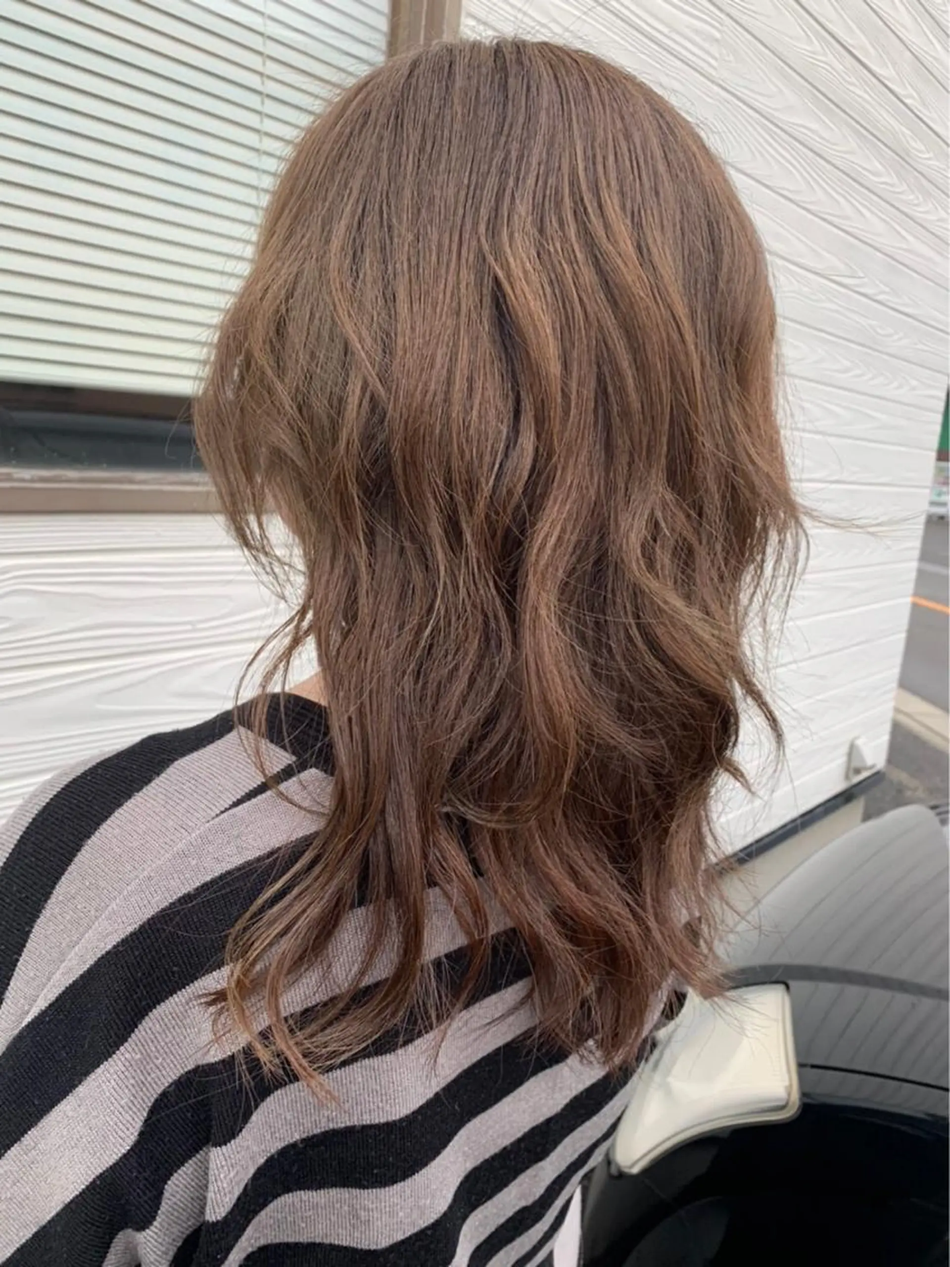 セミロング ヘアカラー 半田 知穂のヘアスタイル