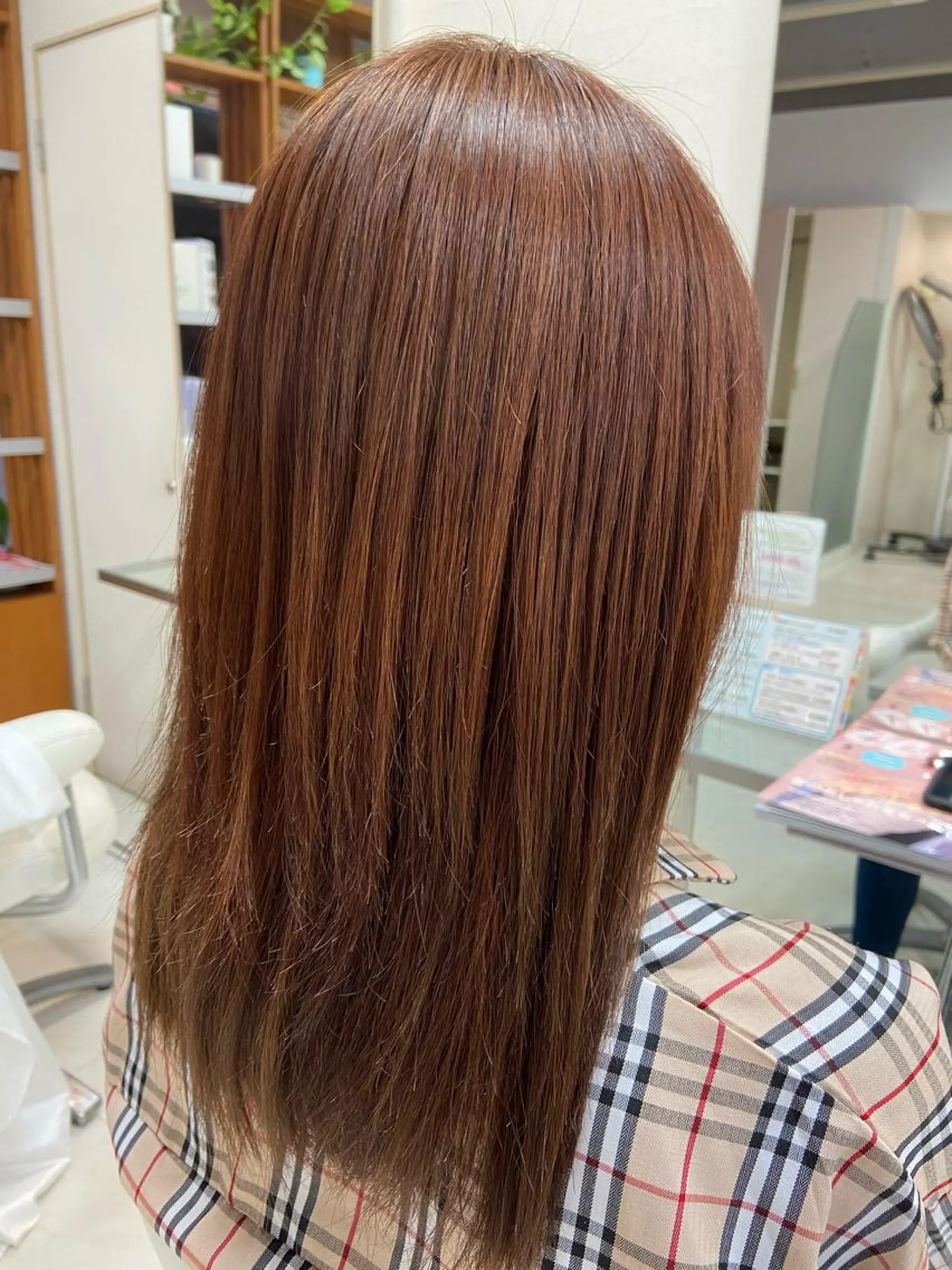 セミロング カラー ブリーチ ブラウンカラー オレンジ オレンジブラウン カット ヘアカラー トリートメント 菊地 美憂のヘアスタイル
