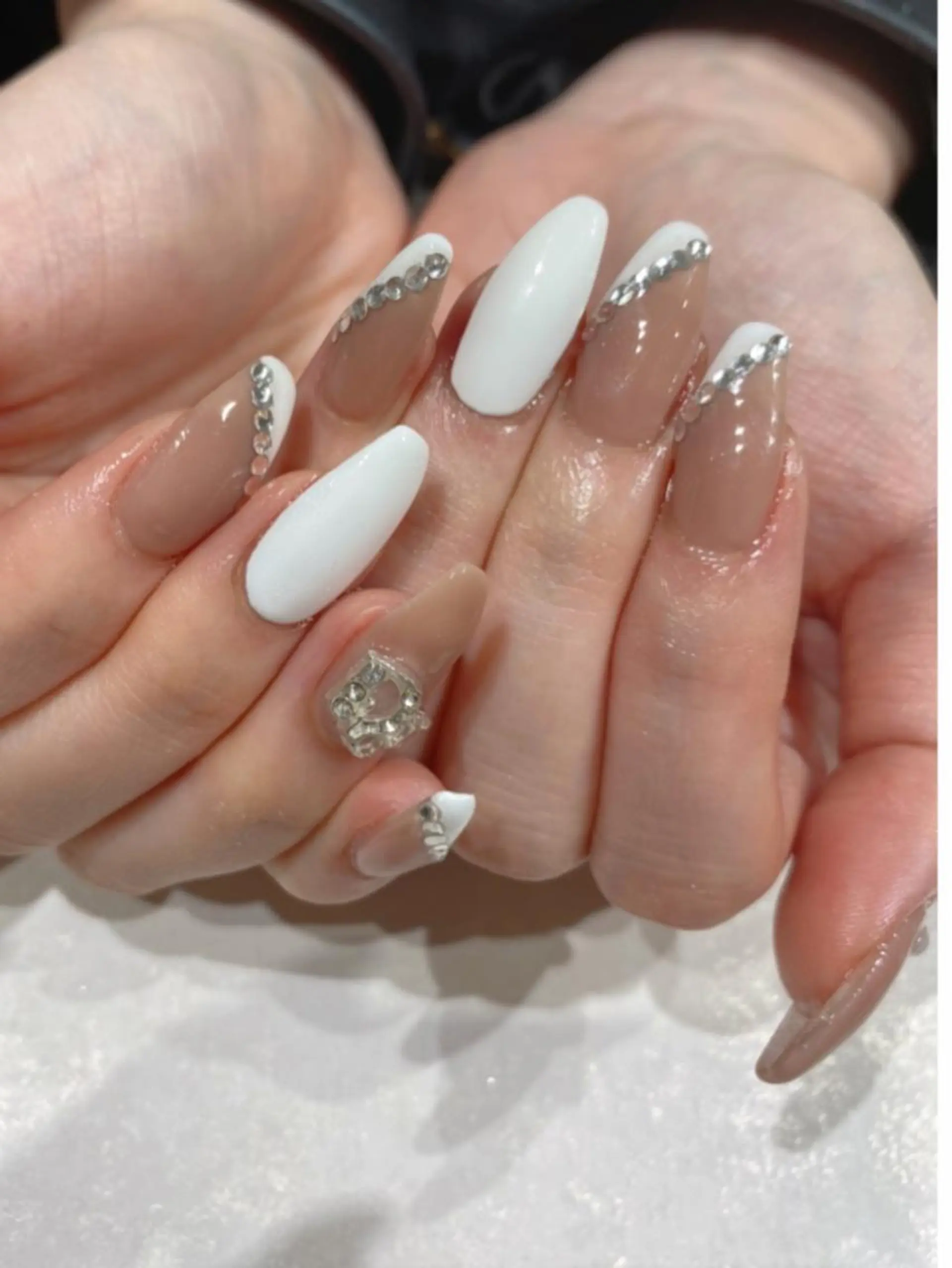 ミディアム ハンドネイル Nail  R💫 naoのネイルデザイン