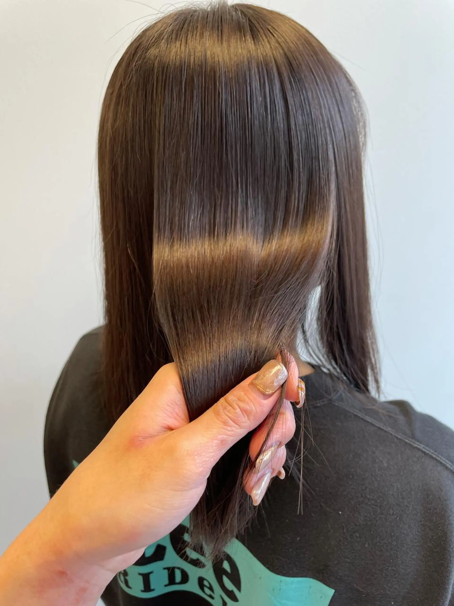 セミロング 髪質改善 縮毛矯正 トリートメント ヘアカラー トリートメント 心斎橋/ブリーチなし 髪質改善/レイヤーのヘアスタイル