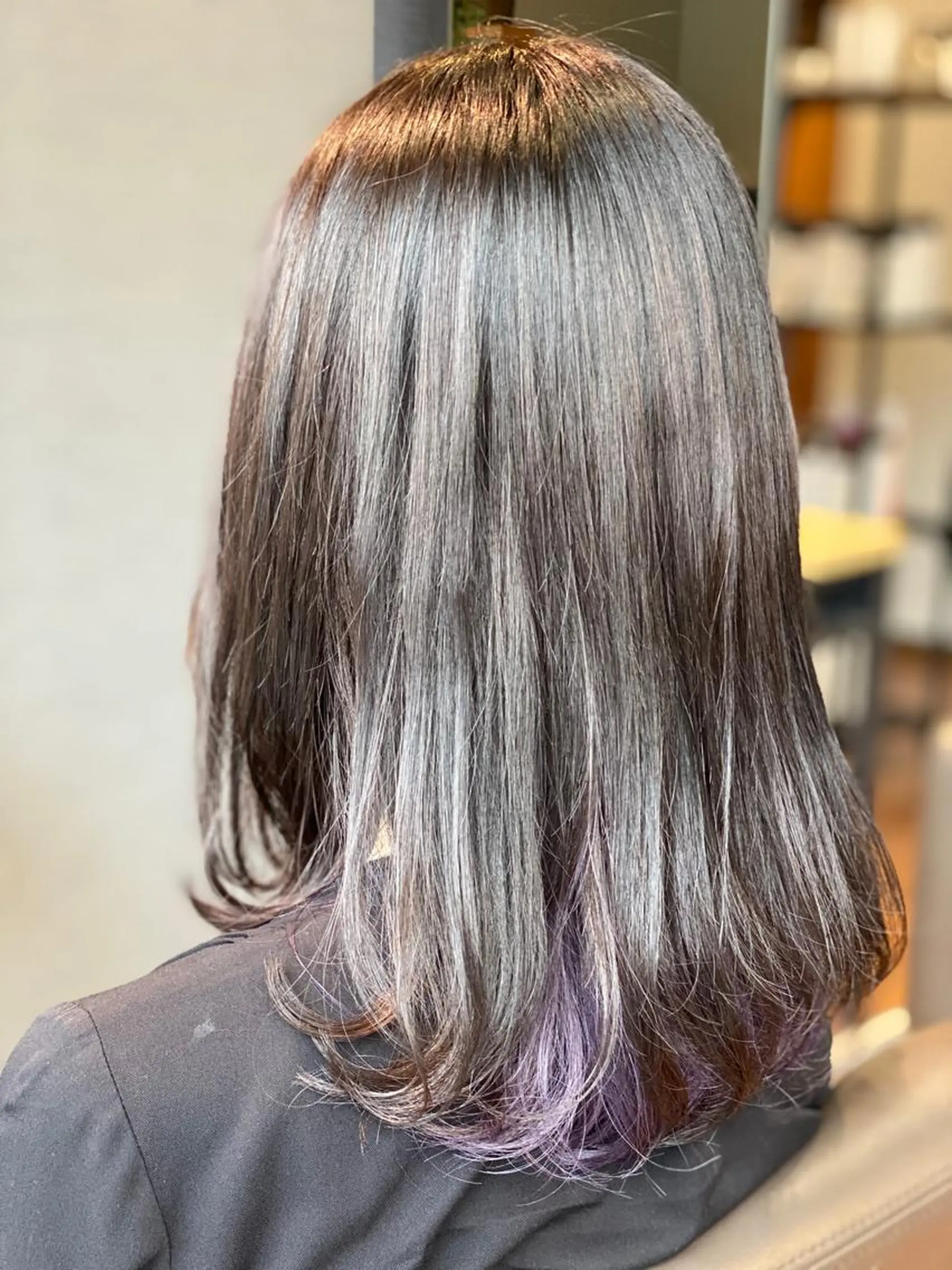 ミディアム カラー インナーカラー パープルカラー &g share salon所属・荒神寛人@ 育毛スパ専門美容師のヘアスタイル