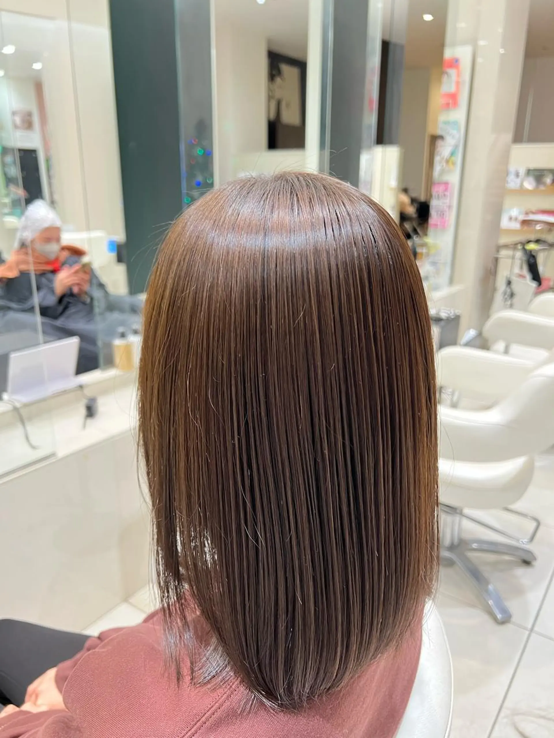 ミディアム 髪質改善 ☃️顔周りレイヤー グレージュSHUTOのヘアスタイル