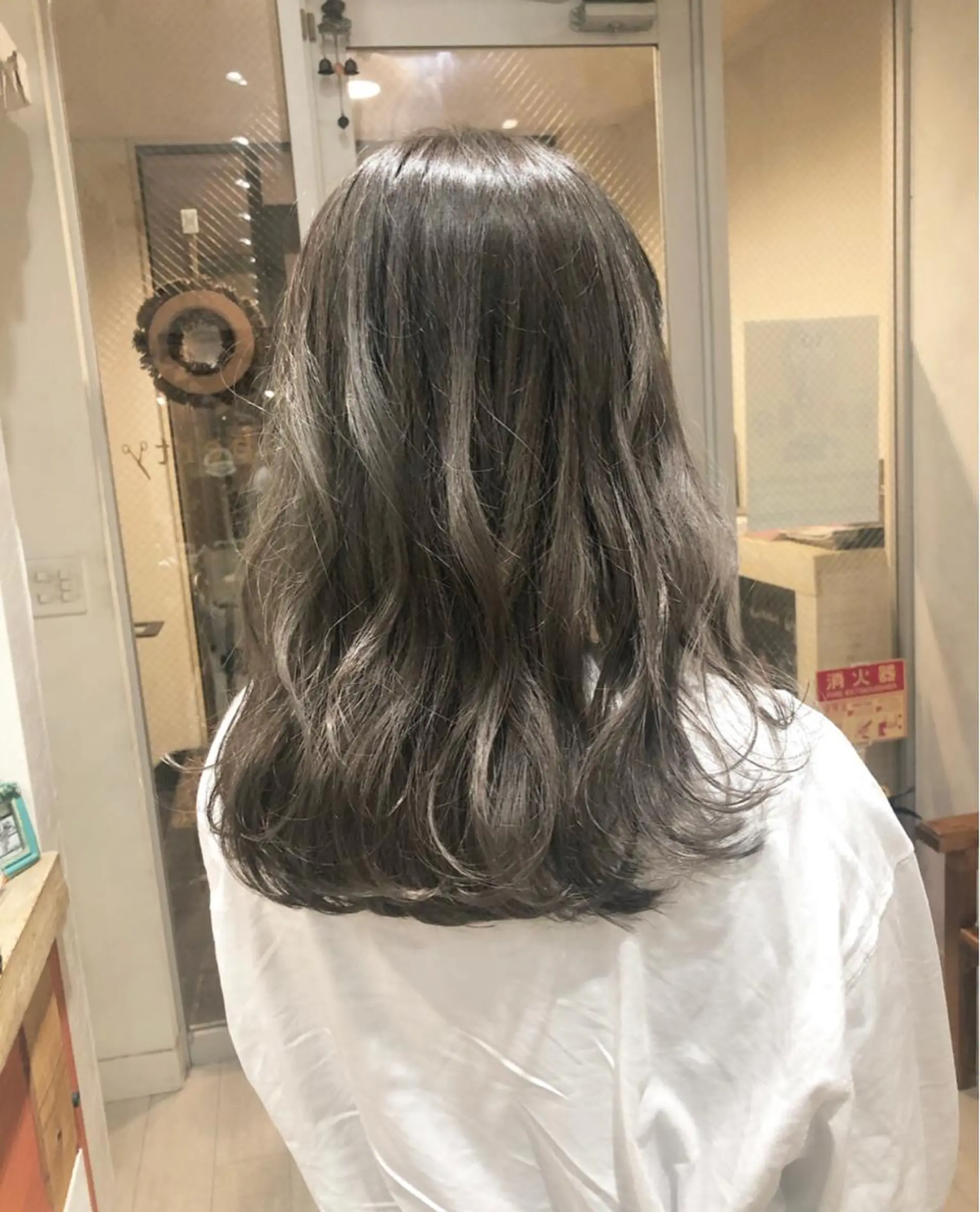 セミロング カラー nakahara madokaのヘアスタイル