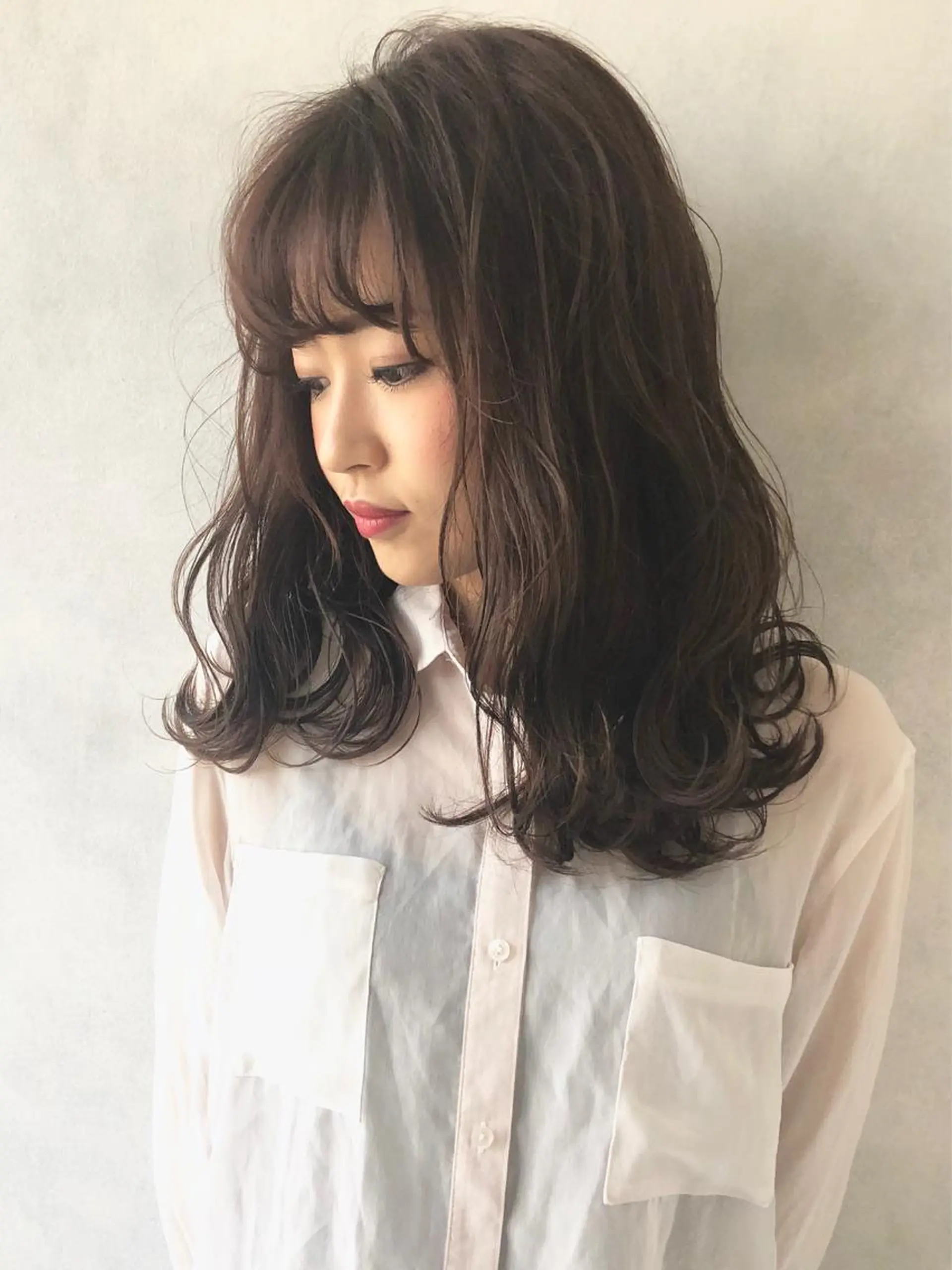 ミディアム 外国人風カラー ハイライト ヘアカラー トリートメント 小澤大輔 YOLO hairのヘアスタイル