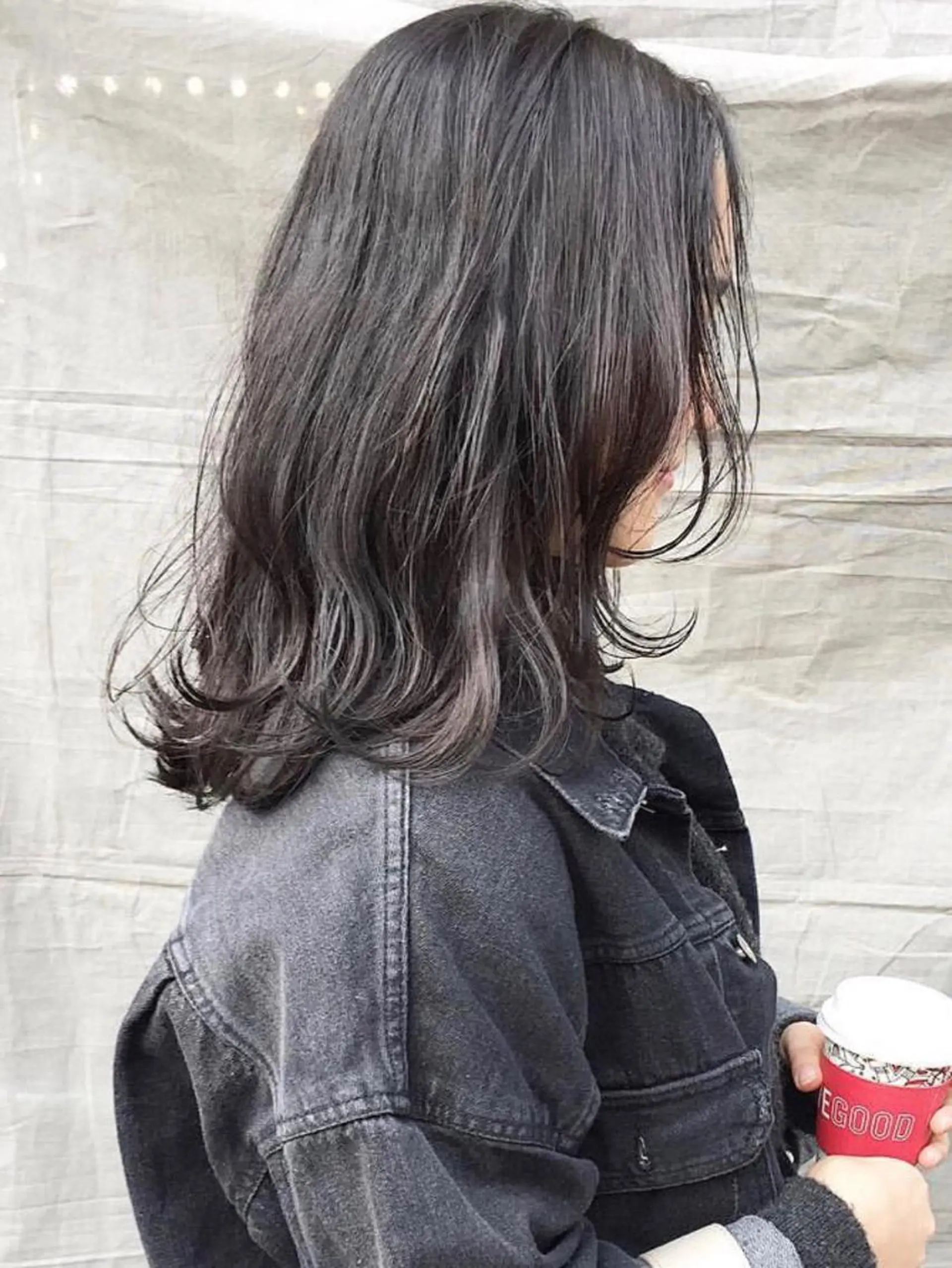 ミディアム カラー パーマ ヘアアレンジ メンズ ネイル マツエク・マツパ レイヤーカット ミディアムネイル 韓国風×透明感カラー 髪質改善オタベシンヤのヘアスタイル