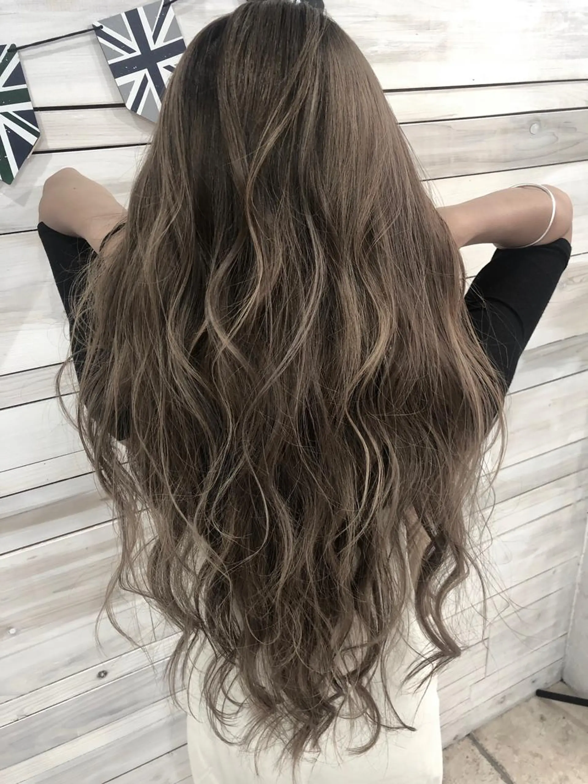 カラー attrait アトレ湘南台所属・💎ブリーチ／ボブ 💎ハルのヘアスタイル