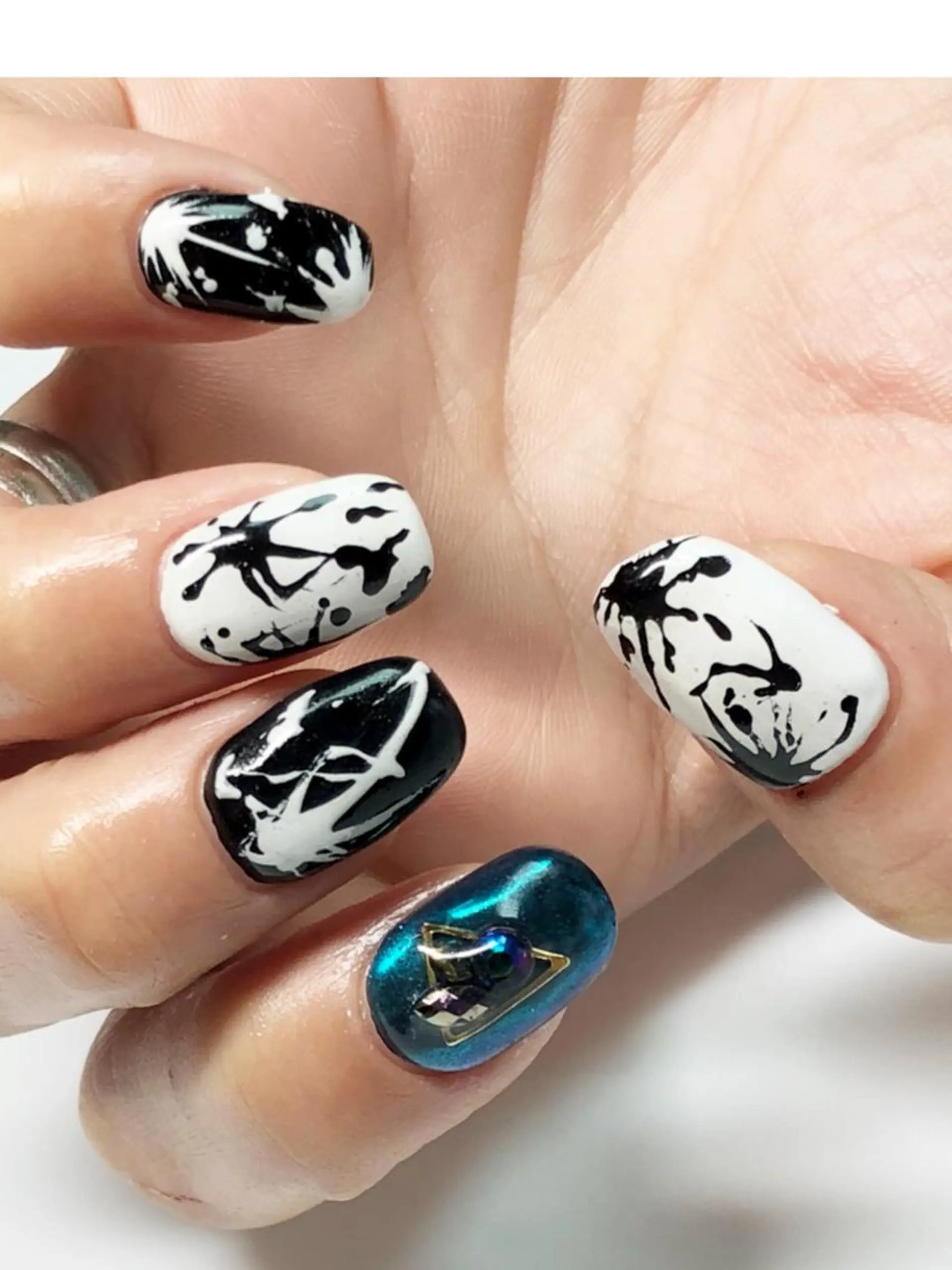 ミディアム カラー ネイル パープルカラー グリーン ミラーネイル パープル ハンドネイル CITRAtotal beautyのネイルデザイン