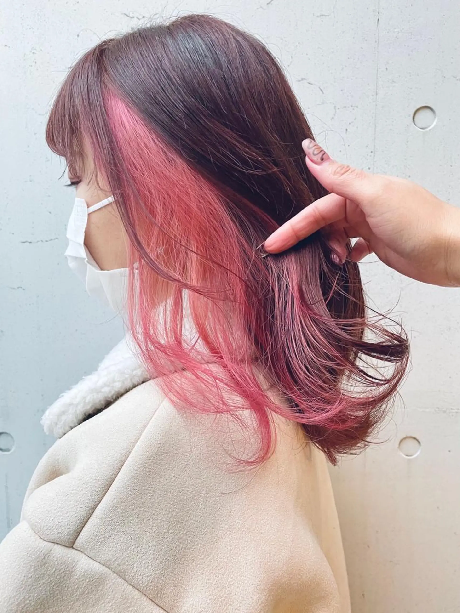 ロング カラー アディクシーカラー ブリーチ ケアブリーチ ダブルカラー イヤリングカラー ヘアカラー 藤澤 夏実/インナーカラーのヘアスタイル