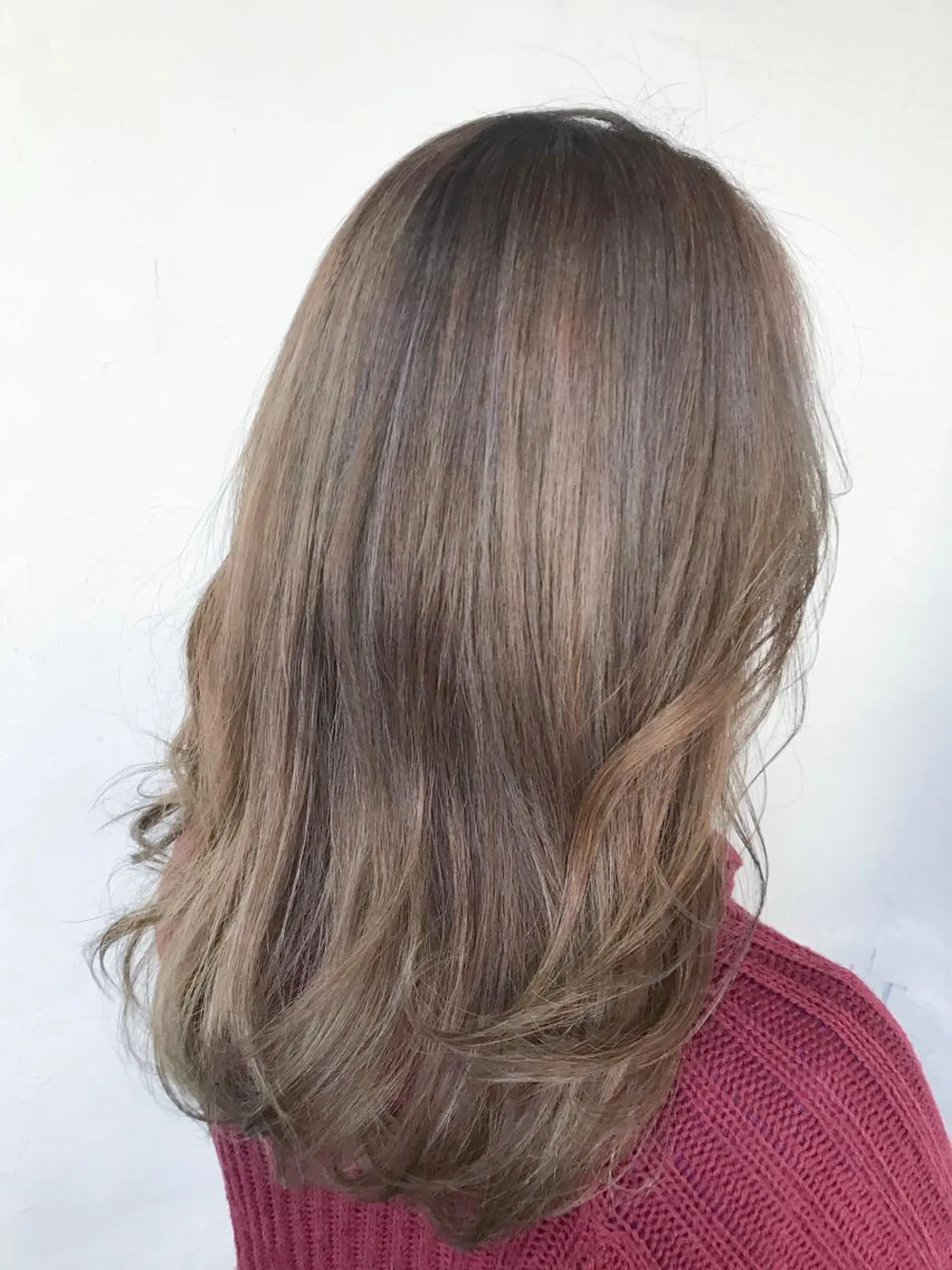 ロング カラー ベージュカラー ラベンダーカラー ラベンダーベージュ 伊藤 優希のヘアスタイル