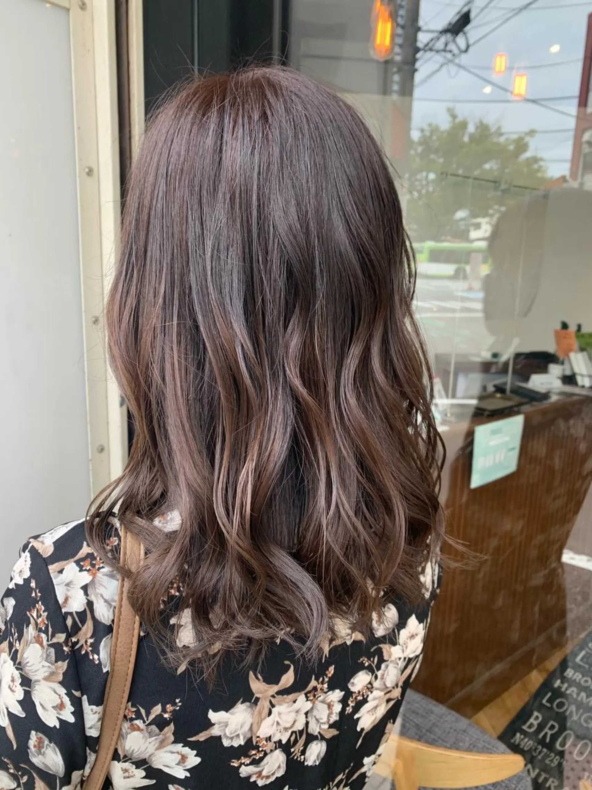 ロング カラー よしだ しおりのヘアスタイル