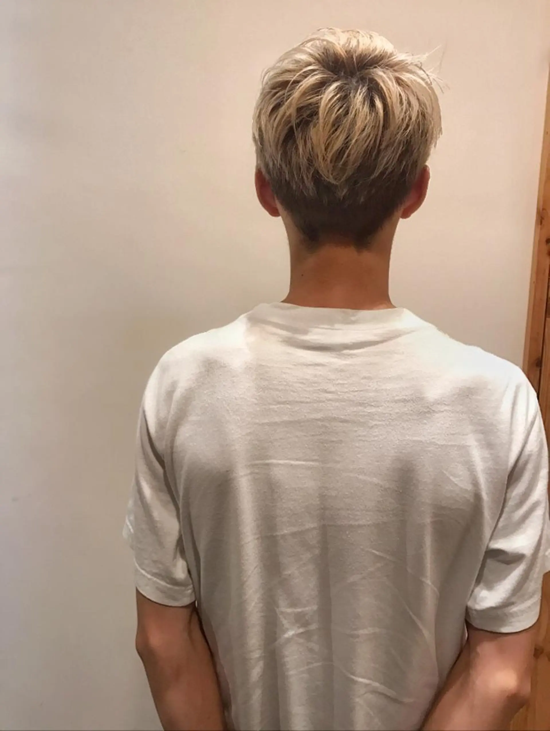 ショート カラー メンズ メンズハイトーン 刈り上げ ハイトーンカラー skin所属・中村 梨沙のマツエク・マツパデザイン