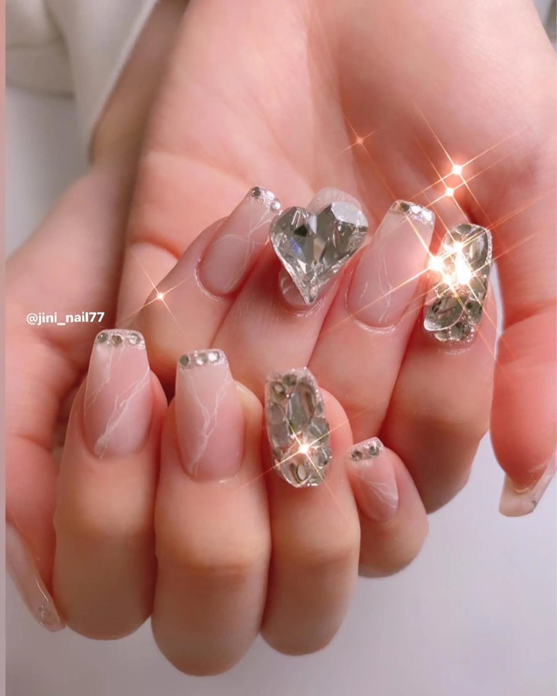 ネイル JINI NAIL所属・ジニ ネイルのネイルデザイン