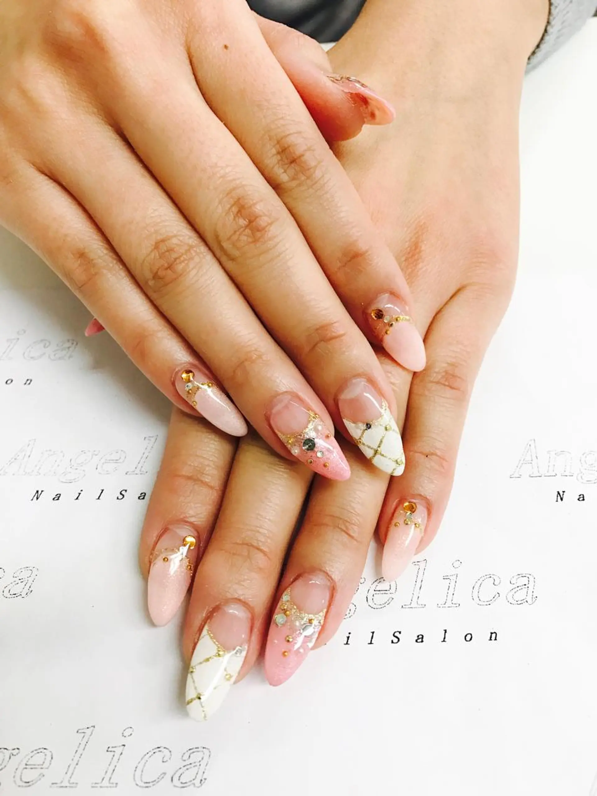 ネイル ハンドネイル Angelica ネイリストのネイルデザイン