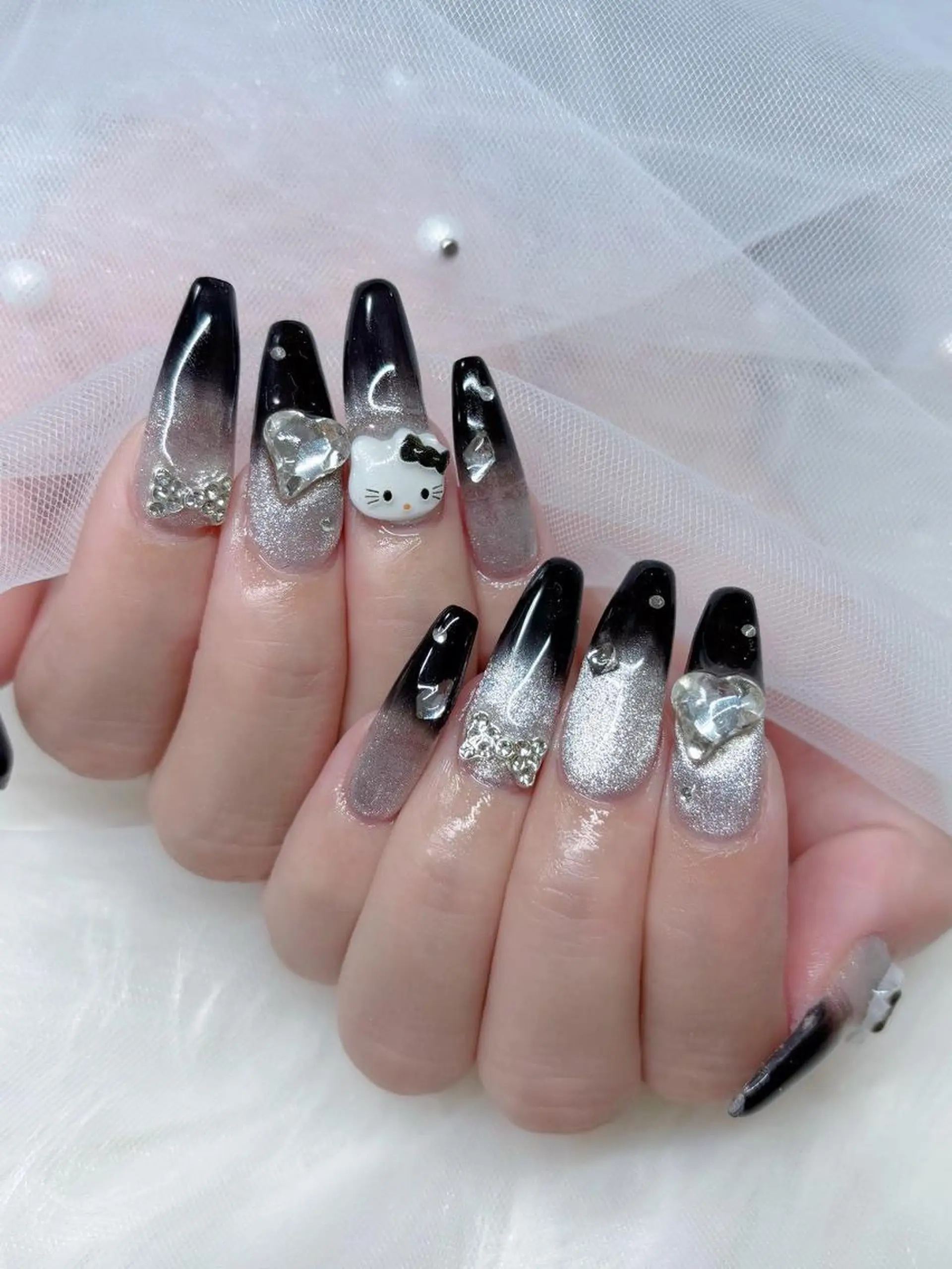 ネイル ボルドー チークネイル クリアネイル 成人式 フラッシュネイル Mai 🪽🩵のネイルデザイン