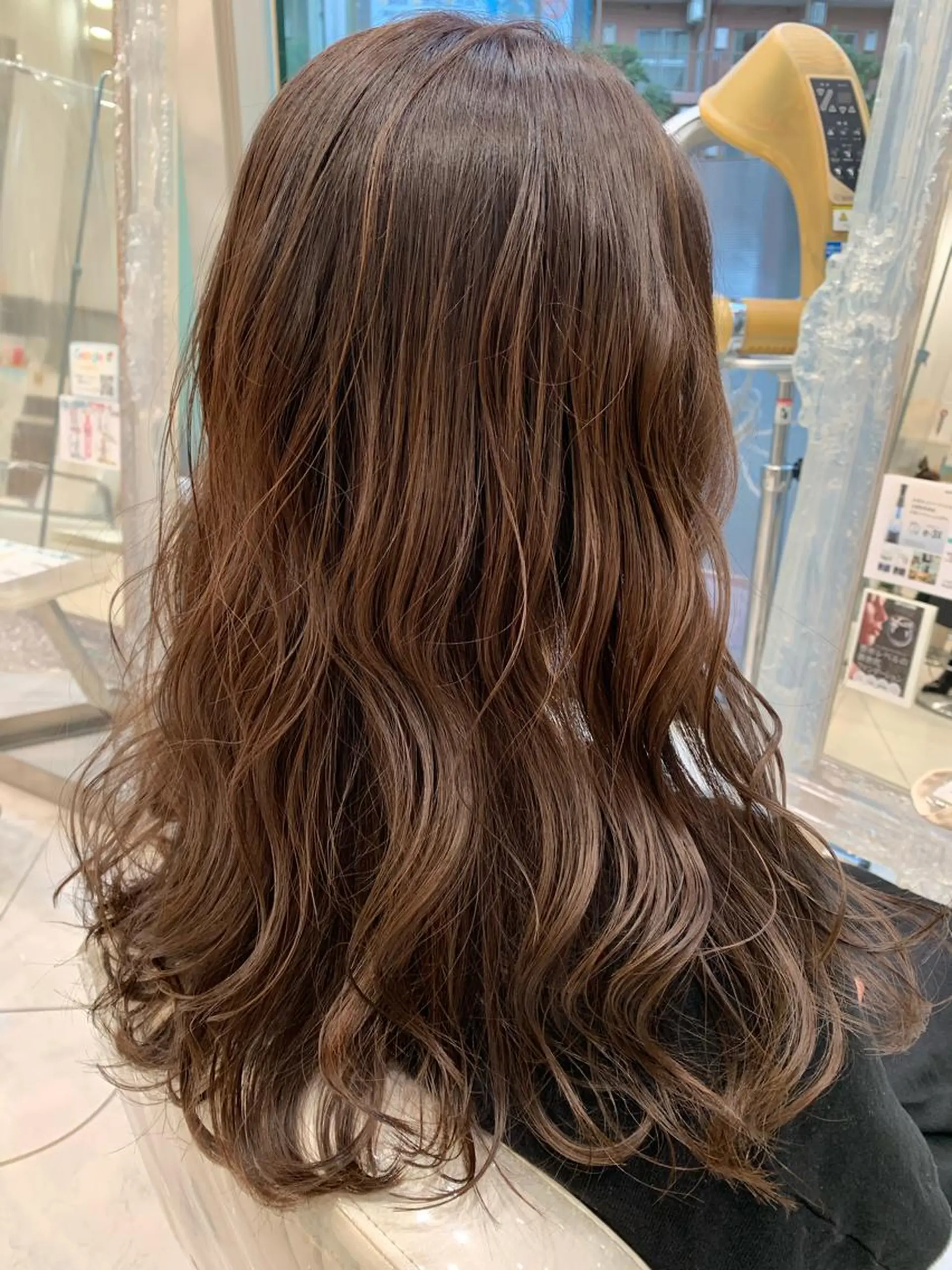 セミロング カラー ハイライトカラー ハイライト ツヤ髪🌈髪質改善 🌈ナカゴシのヘアスタイル