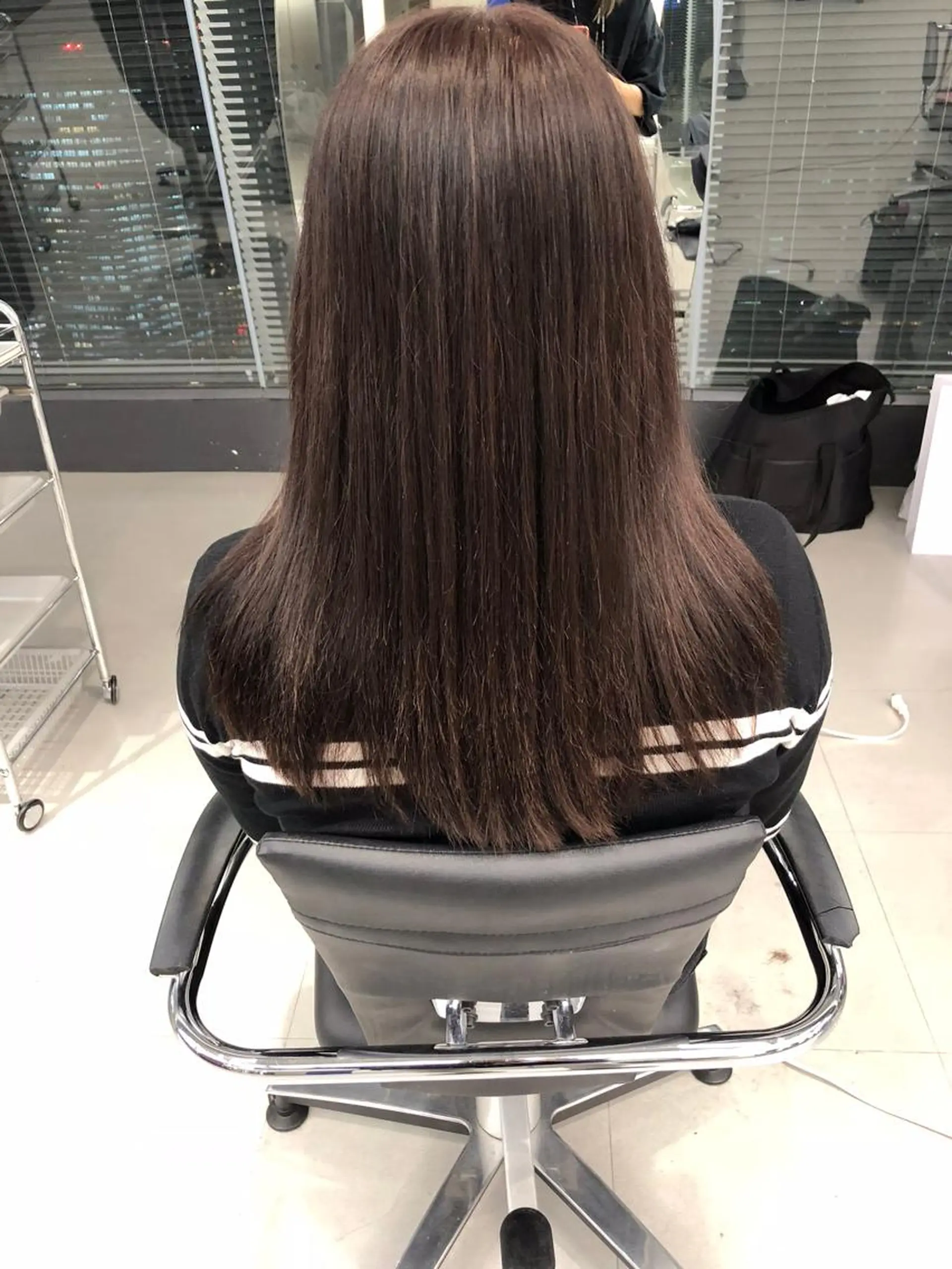 カラー グレージュ MOOD,所属・レイヤーカット/銀座 TAROのヘアスタイル