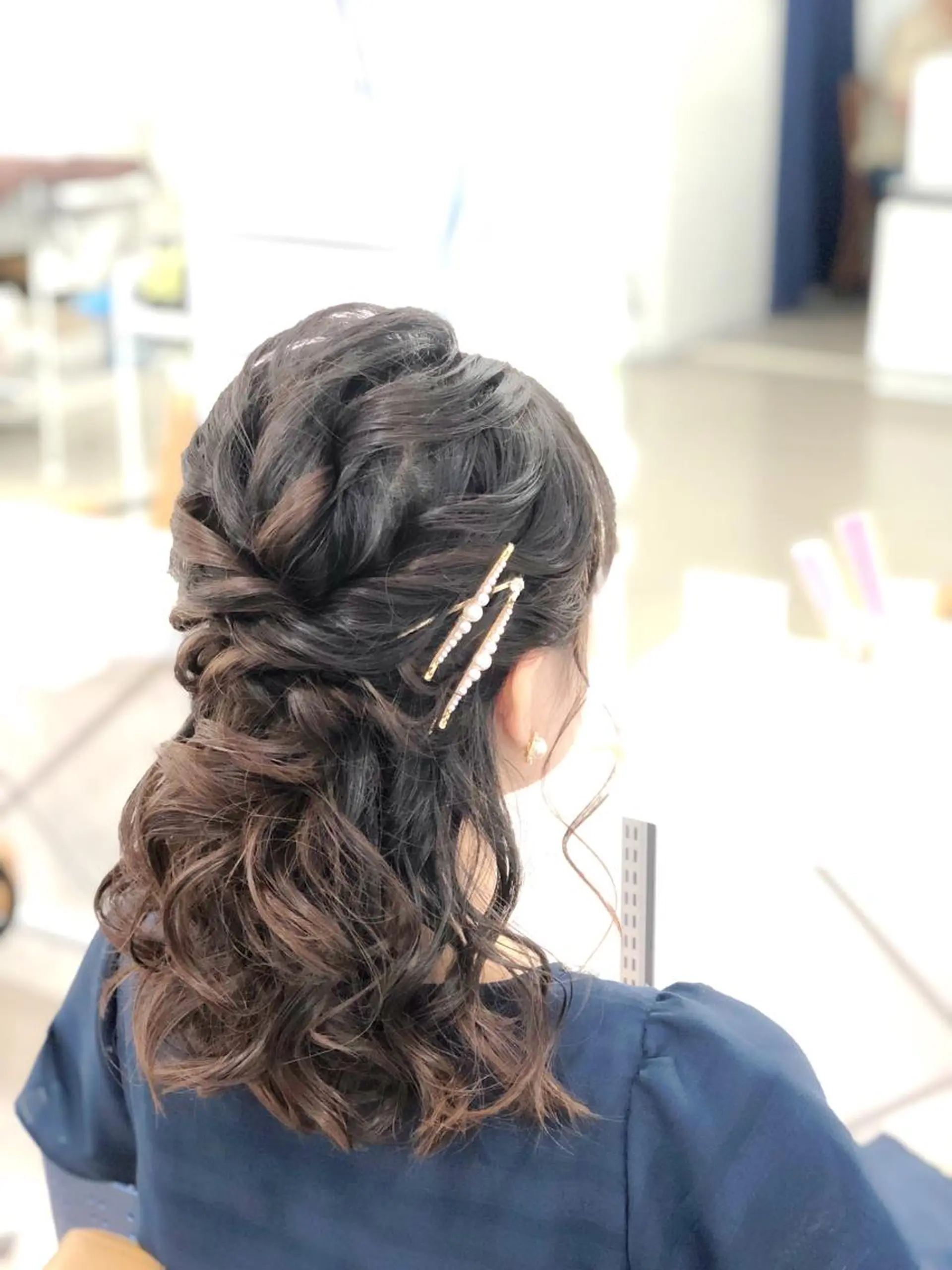 セミロング laera 佐藤のヘアスタイル