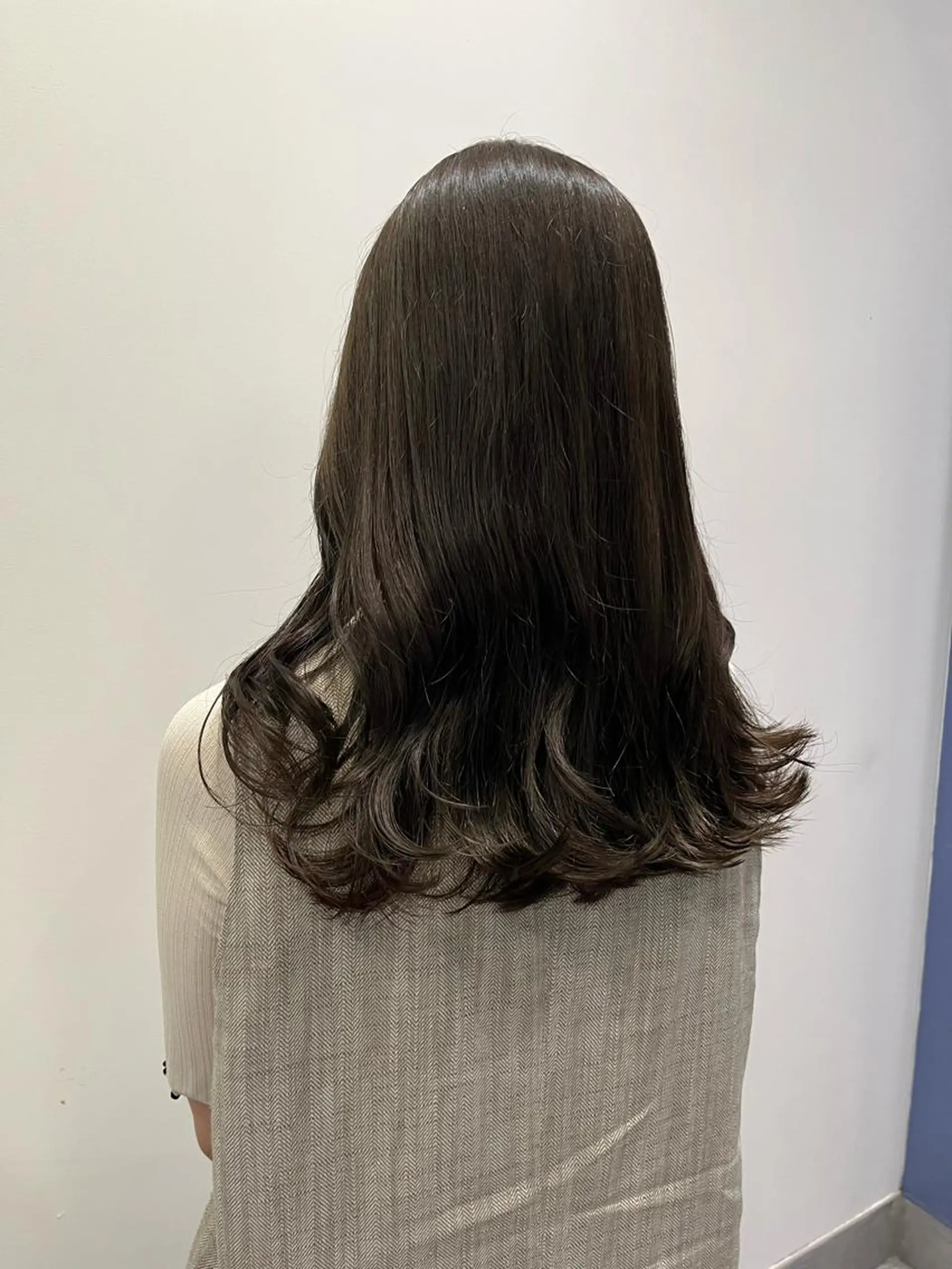 セミロング カラー ベージュカラー オリーブベージュ ✨透明感カラー✨ 🦖佐々木未来🦕のヘアスタイル