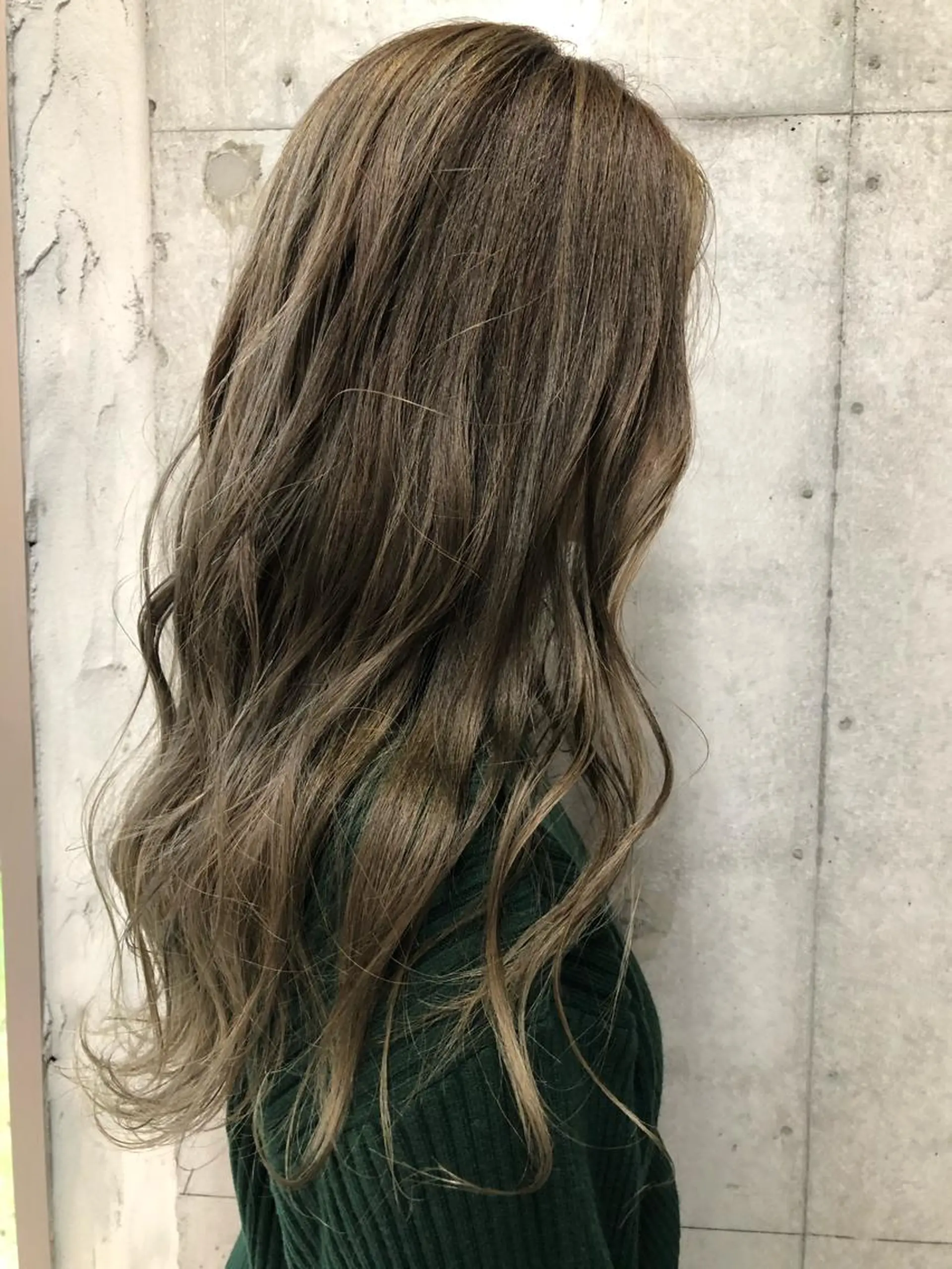 ロング 女性に人気♪ はやしほのかのヘアスタイル