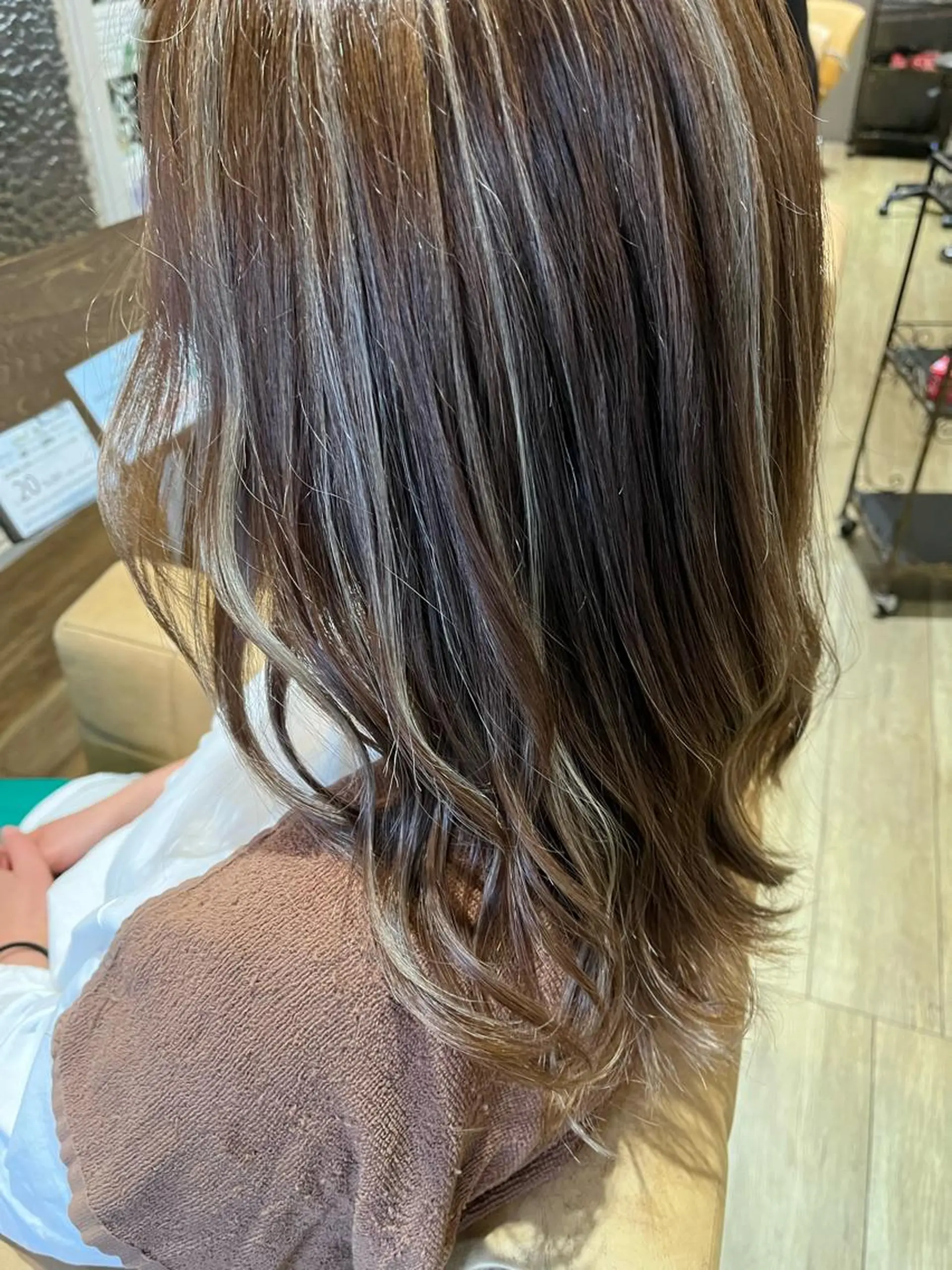 ミディアム カラー 中山 響希のヘアスタイル