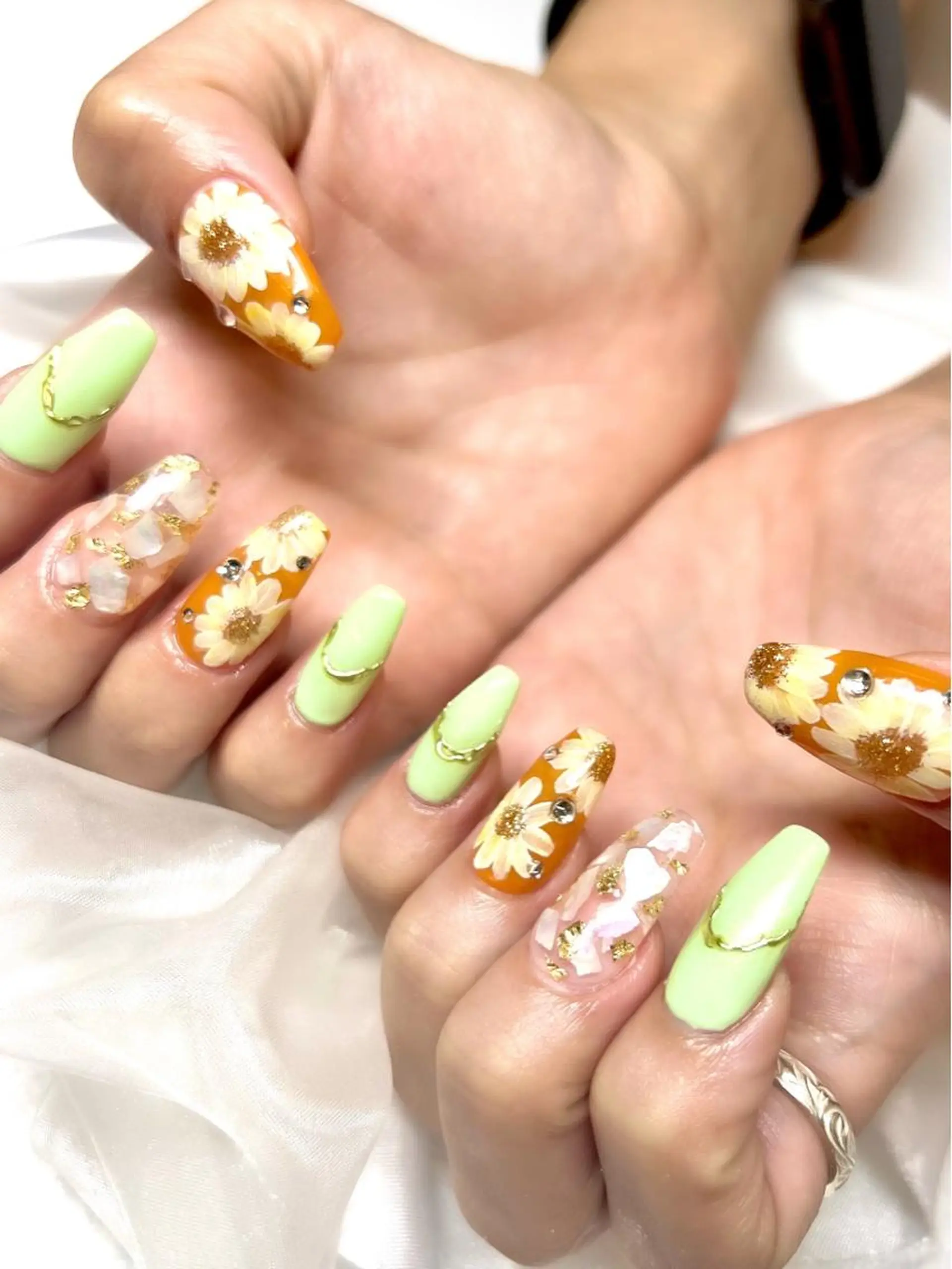 ネイル ハンドネイル clover nailのネイルデザイン