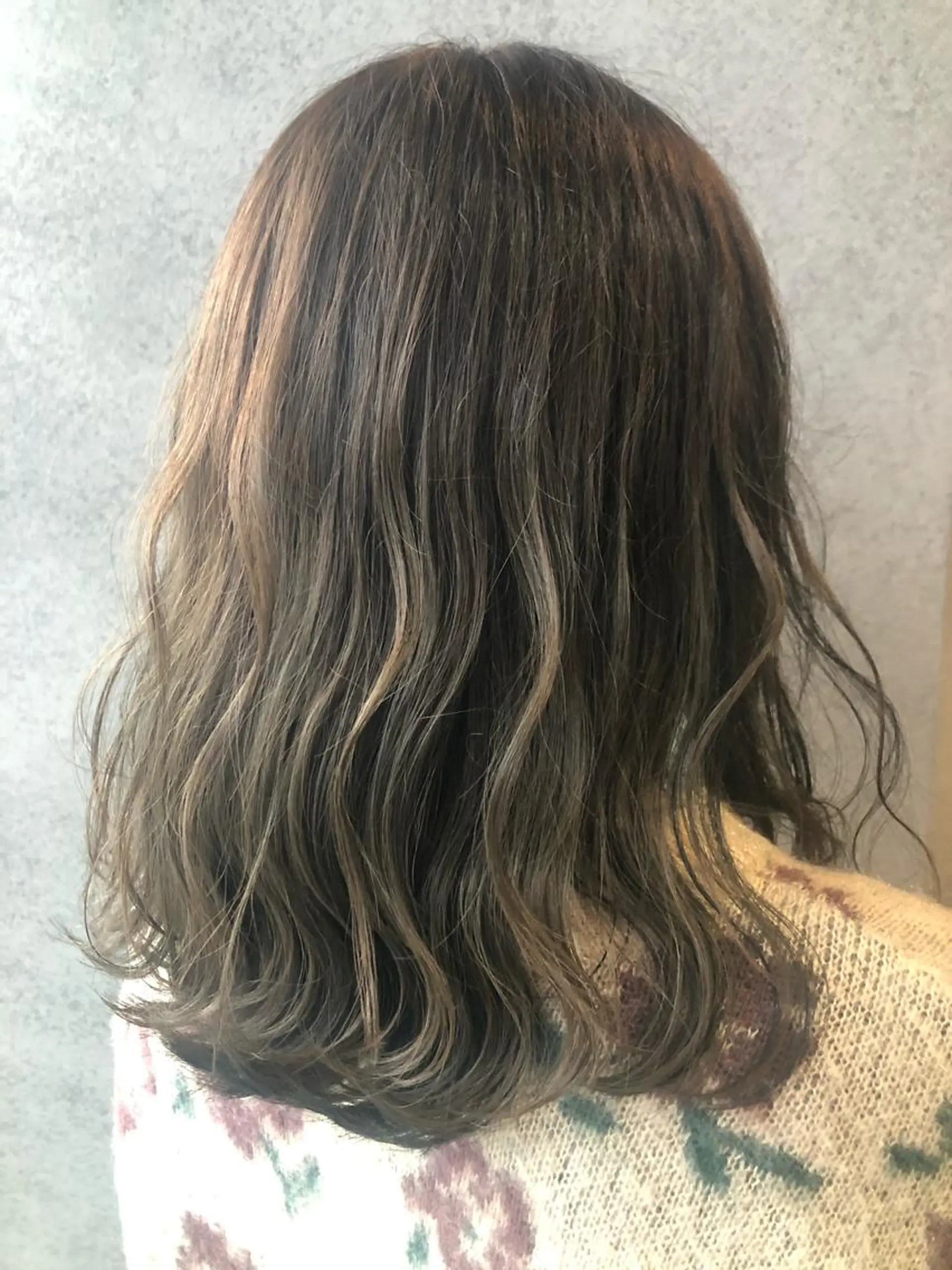 セミロング カラー ベージュカラー オリーブベージュ 櫻井 未悠のヘアスタイル