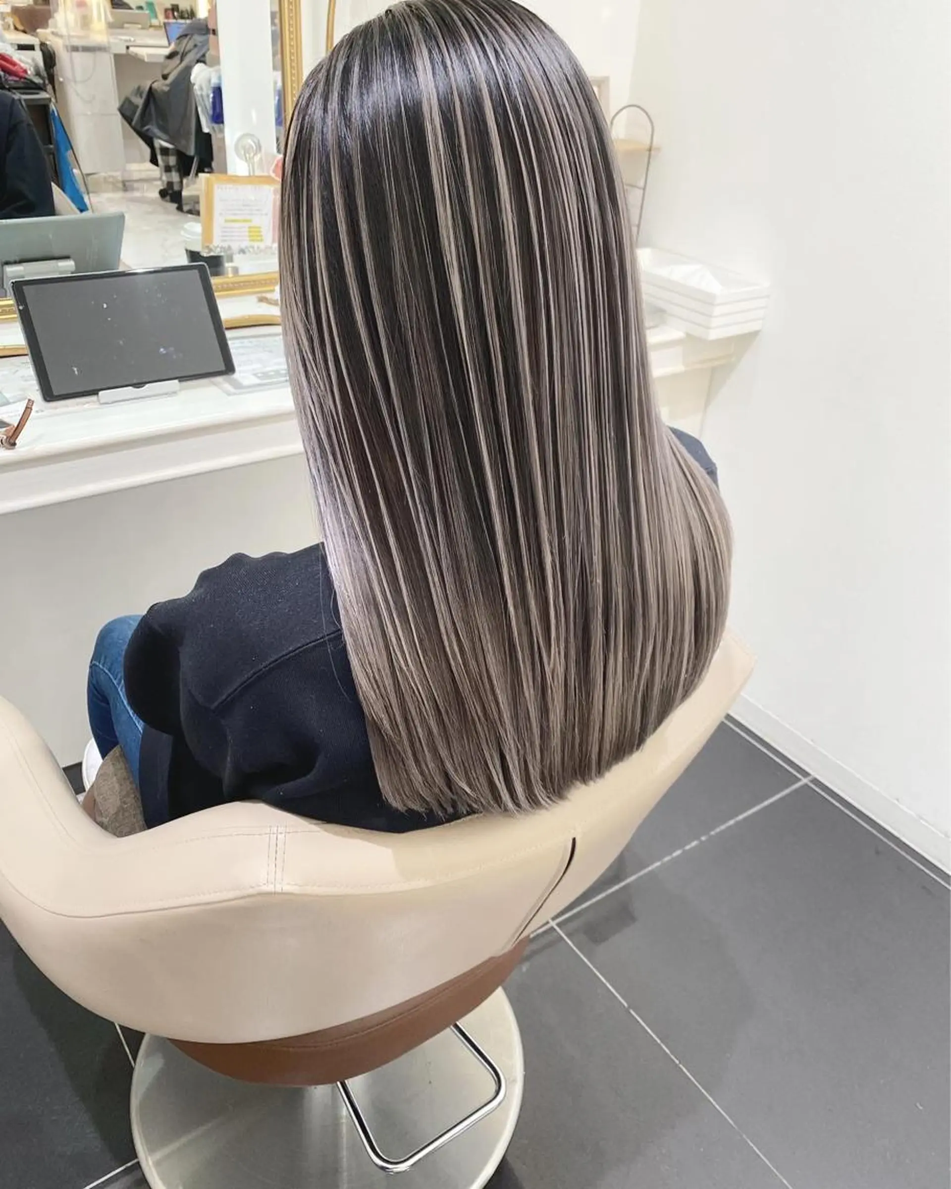 セミロング カラー バレイヤージュ 髪質改善 レイヤーカット カット ヘアカラー トリートメント 山崎俊輔/髪質改善 /バレイヤージュのヘアスタイル