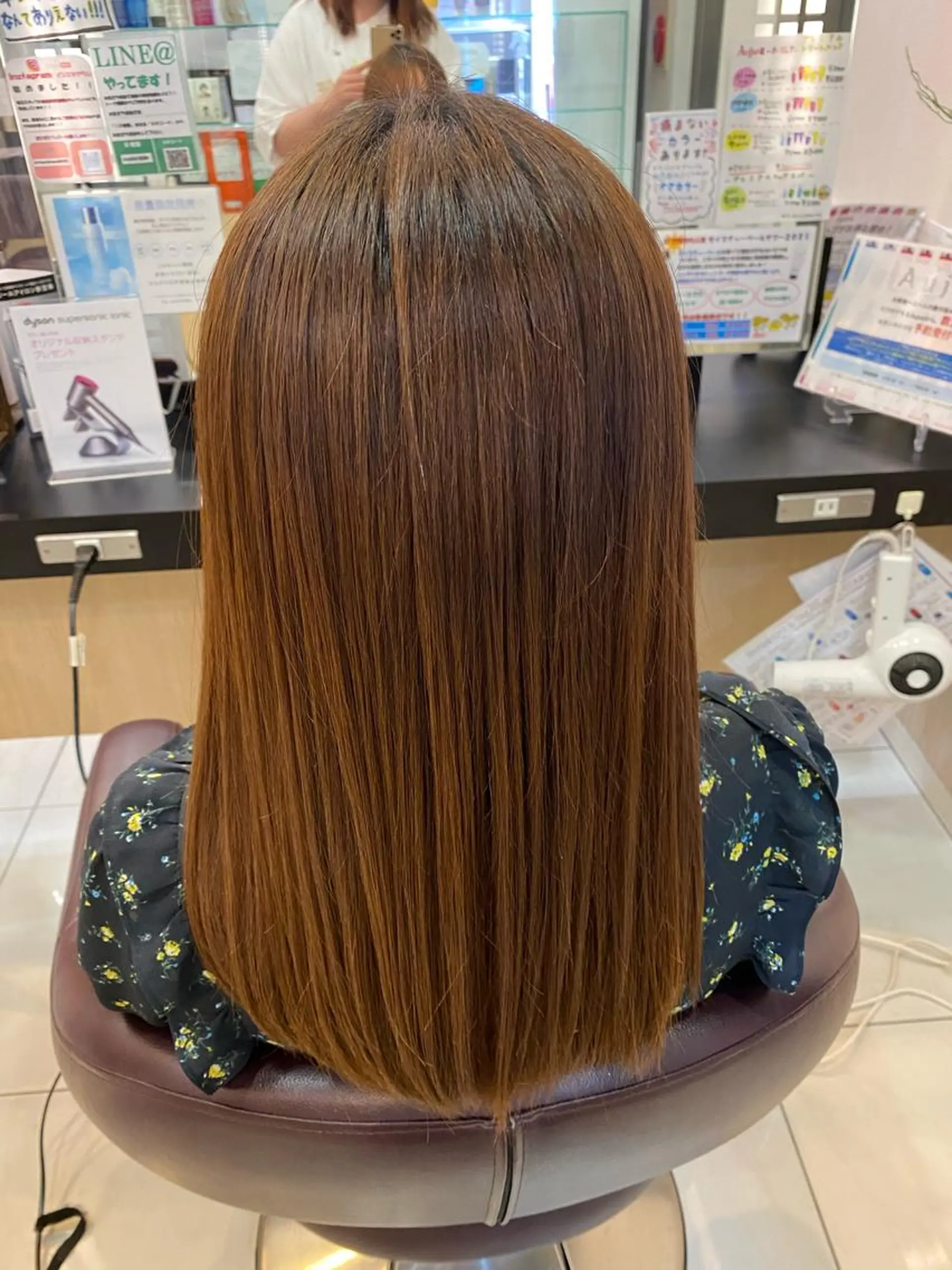 セミロング たけだゆめ ダブルカラーのヘアスタイル