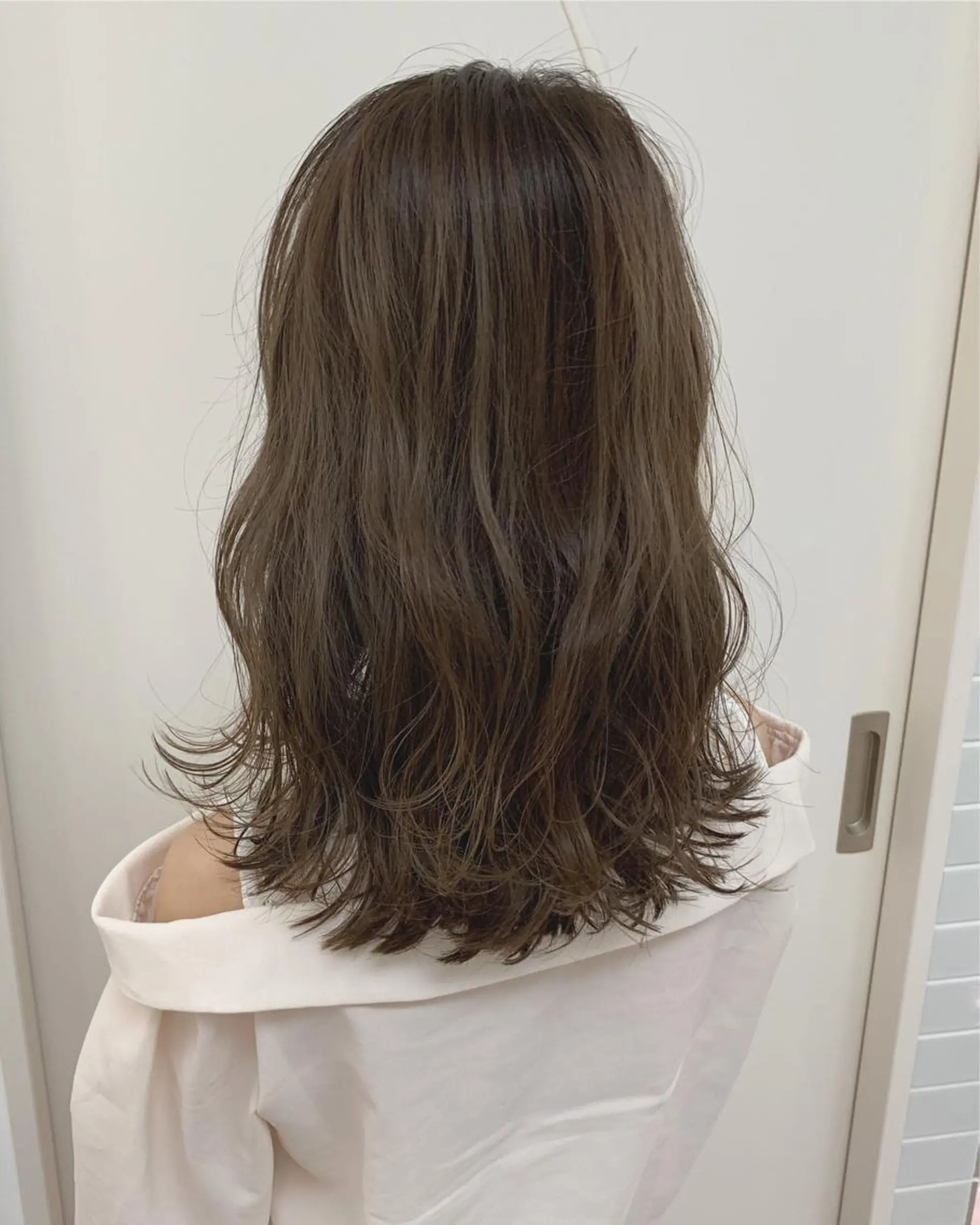 セミロング カラー ブリーチ ブリーチなしカラー ヘアカラー トリートメント インナーカラー/天神 ブリーチ/吉田のヘアスタイル
