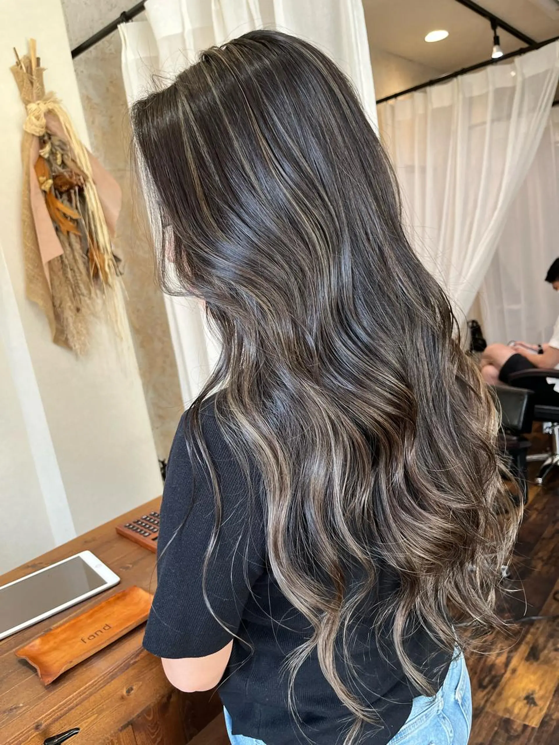 ロング カラー Tsuyoki .のヘアスタイル