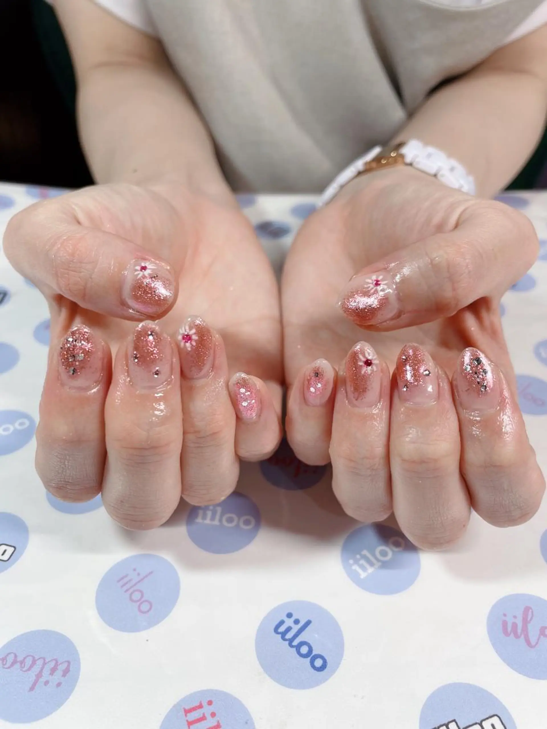 ネイル iiloo aromaworksのネイルデザイン