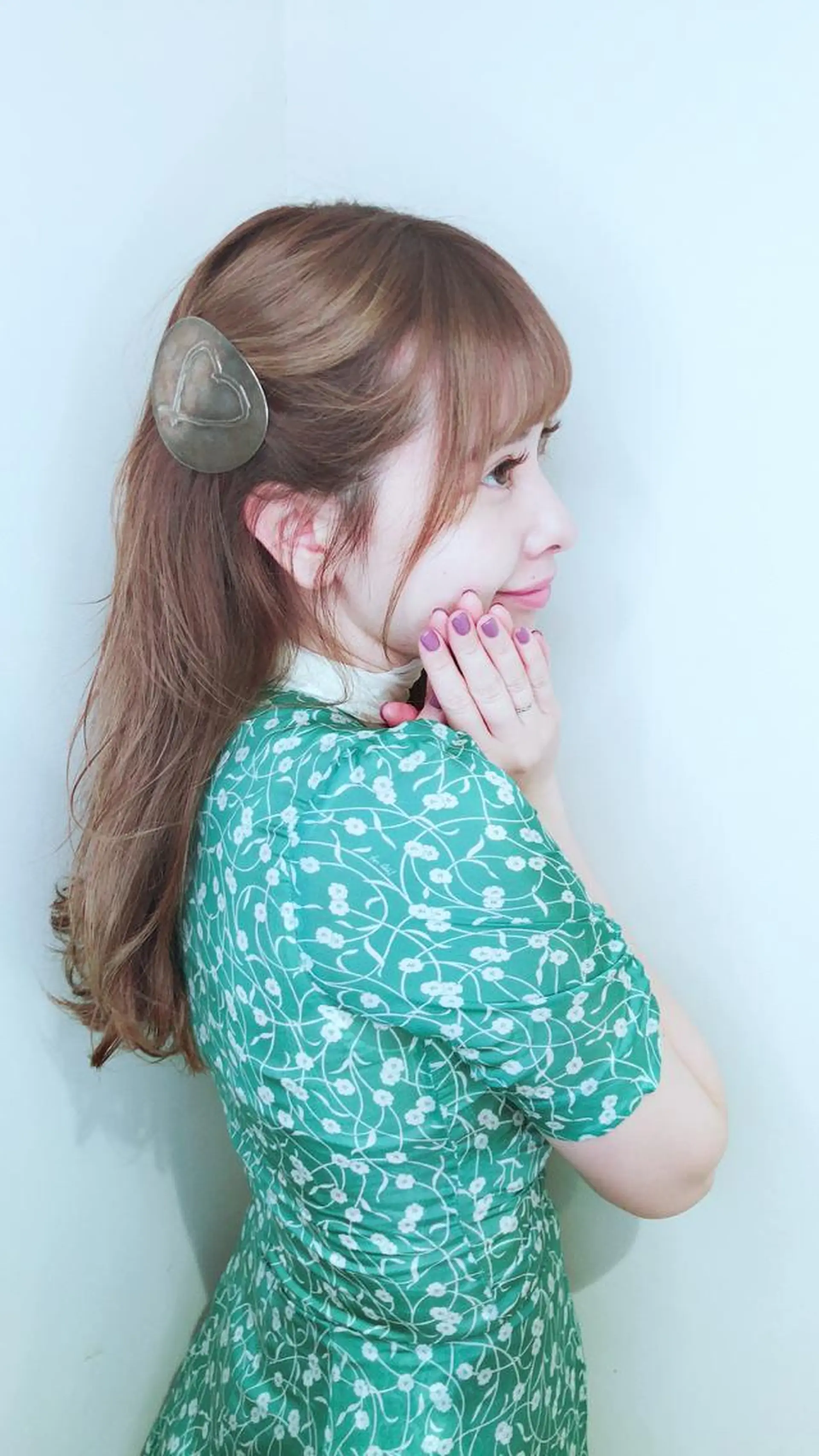 セミロング ウルフカット／吉村 桃子のヘアスタイル