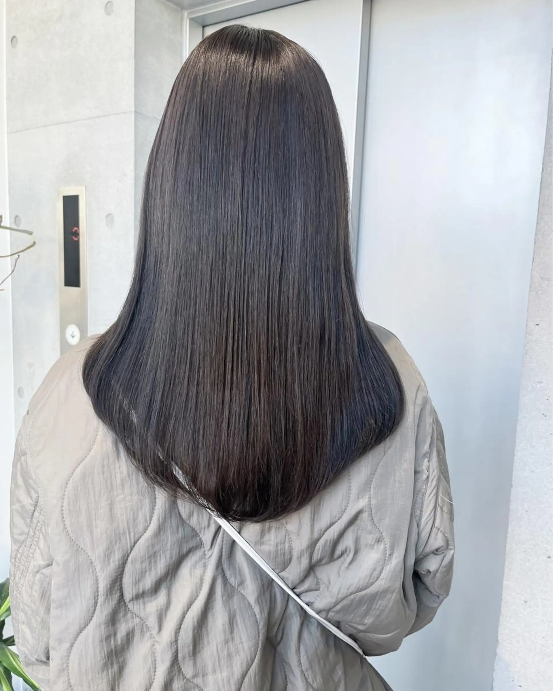 ロング カラー パーマ ヘアアレンジ カット ヘアカラー トリートメント ヘッドスパ ヘアセット 透明感/オリーブ/ グレージュ/YUKAのヘアスタイル