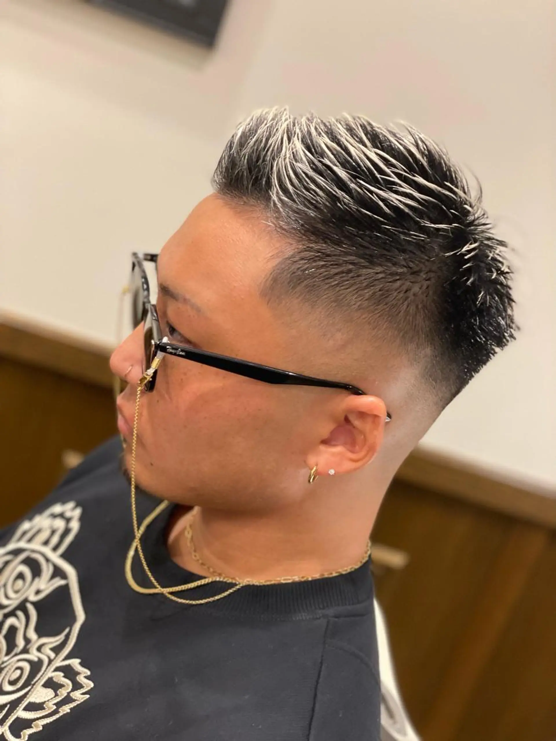 ショート カラー メンズ メンズメッシュ アッシュ メッシュ ホワイトアッシュ 近藤 真のヘアスタイル