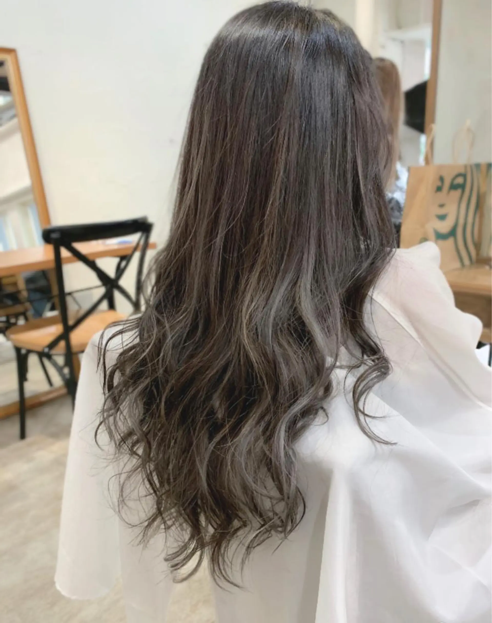 ロング カラー グレージュ ハイライトカラー ハイライト トリートメント /カラー/NAOKIのヘアスタイル