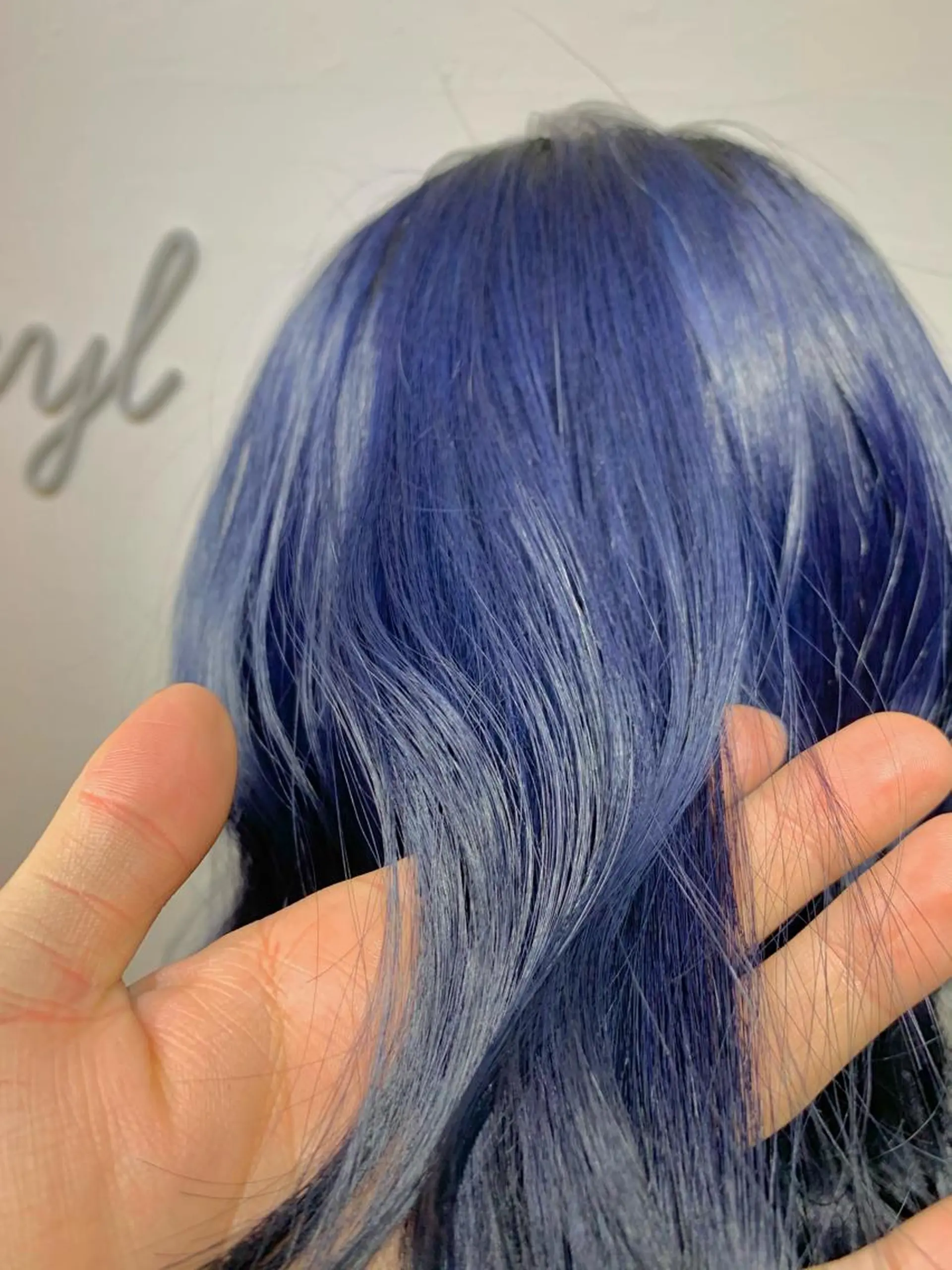 ミディアム カラー ブリーチ ブルーカラー カット ヘアカラー eyl〜エイル〜所属・💎赤み消しカラー 特化型デザイナー💎のヘアスタイル