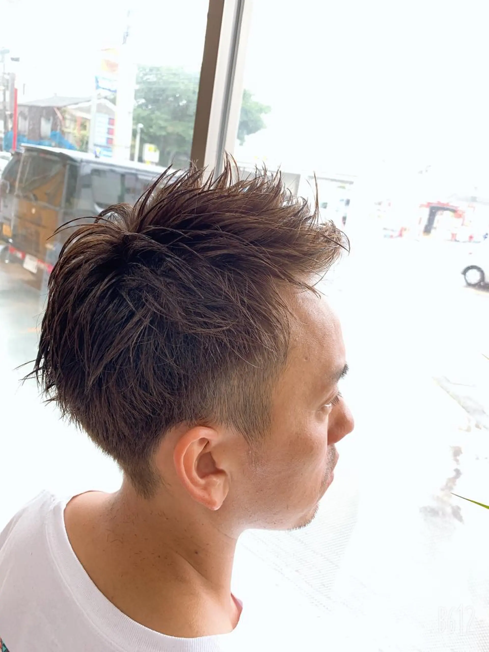 ショート カラー メンズ 白髪ぼかしハイライト 柳川拓哉のヘアスタイル