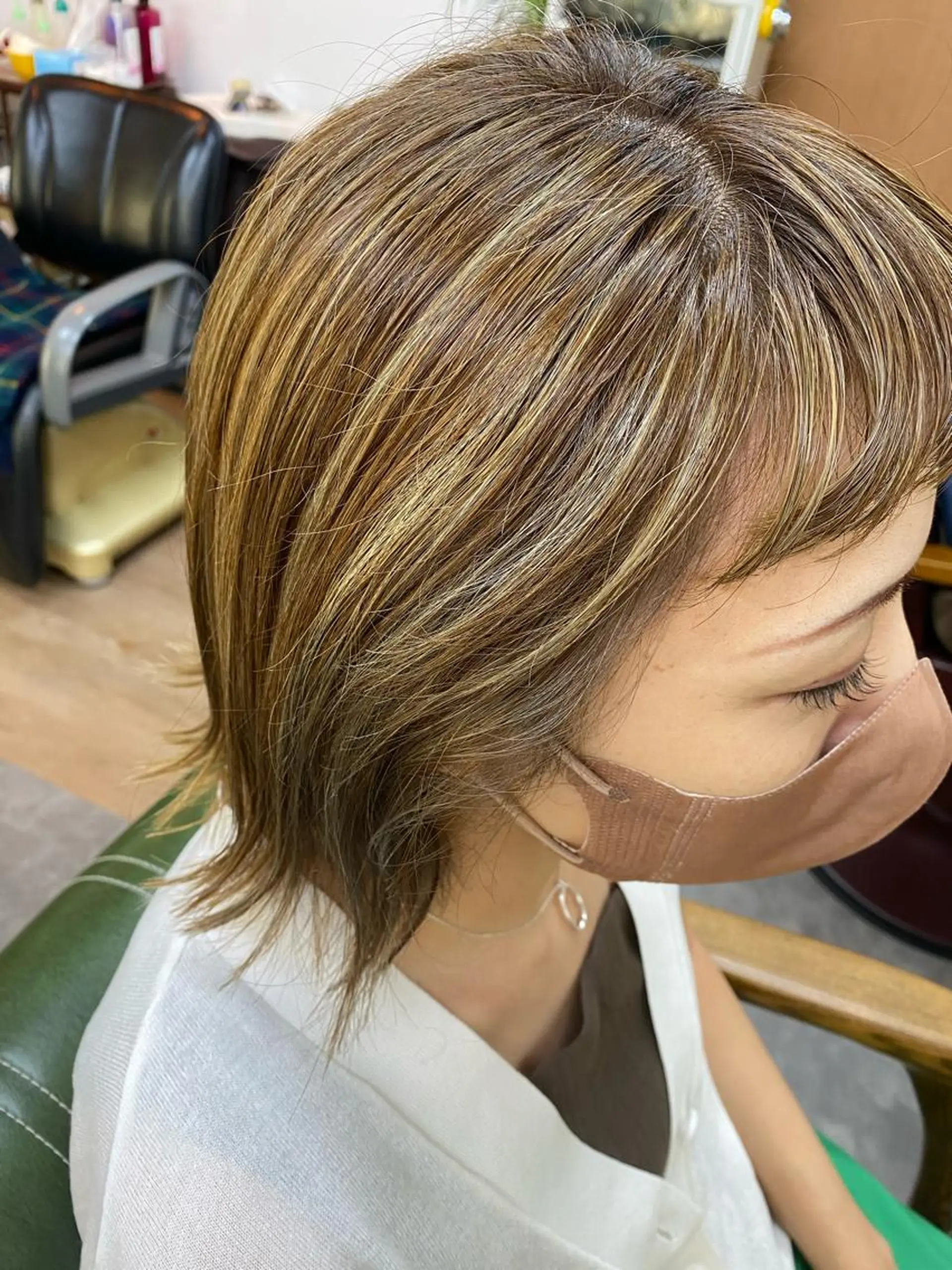 ショート カラー ベージュカラー ハイライトカラー ハイライト カット ヘアカラー トリートメント 永沼 真依のヘアスタイル