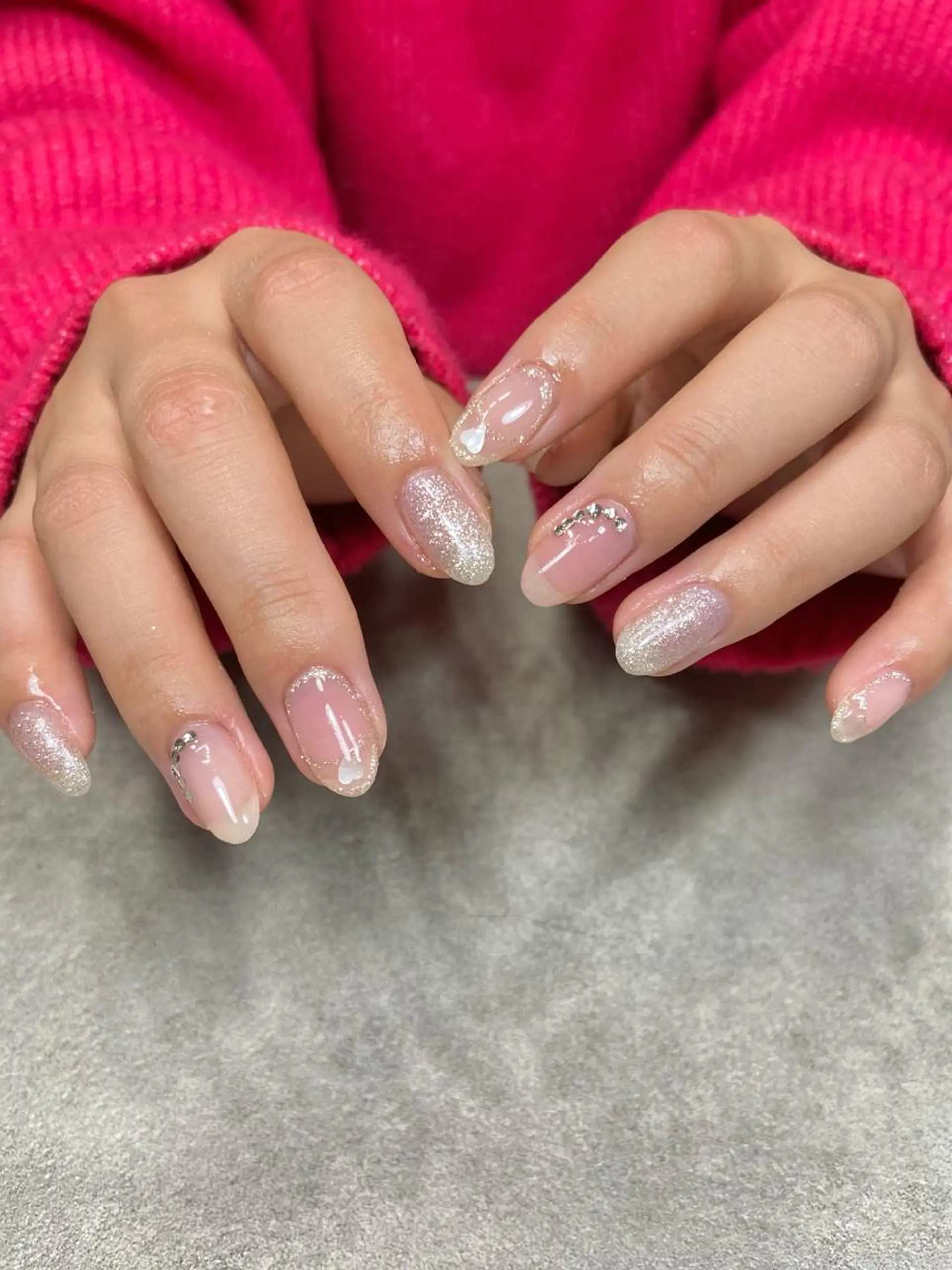 ネイル フレンチネイル ハート キラキラネイル ラメ(グリッター) シルバー salon de oct.のネイルデザイン