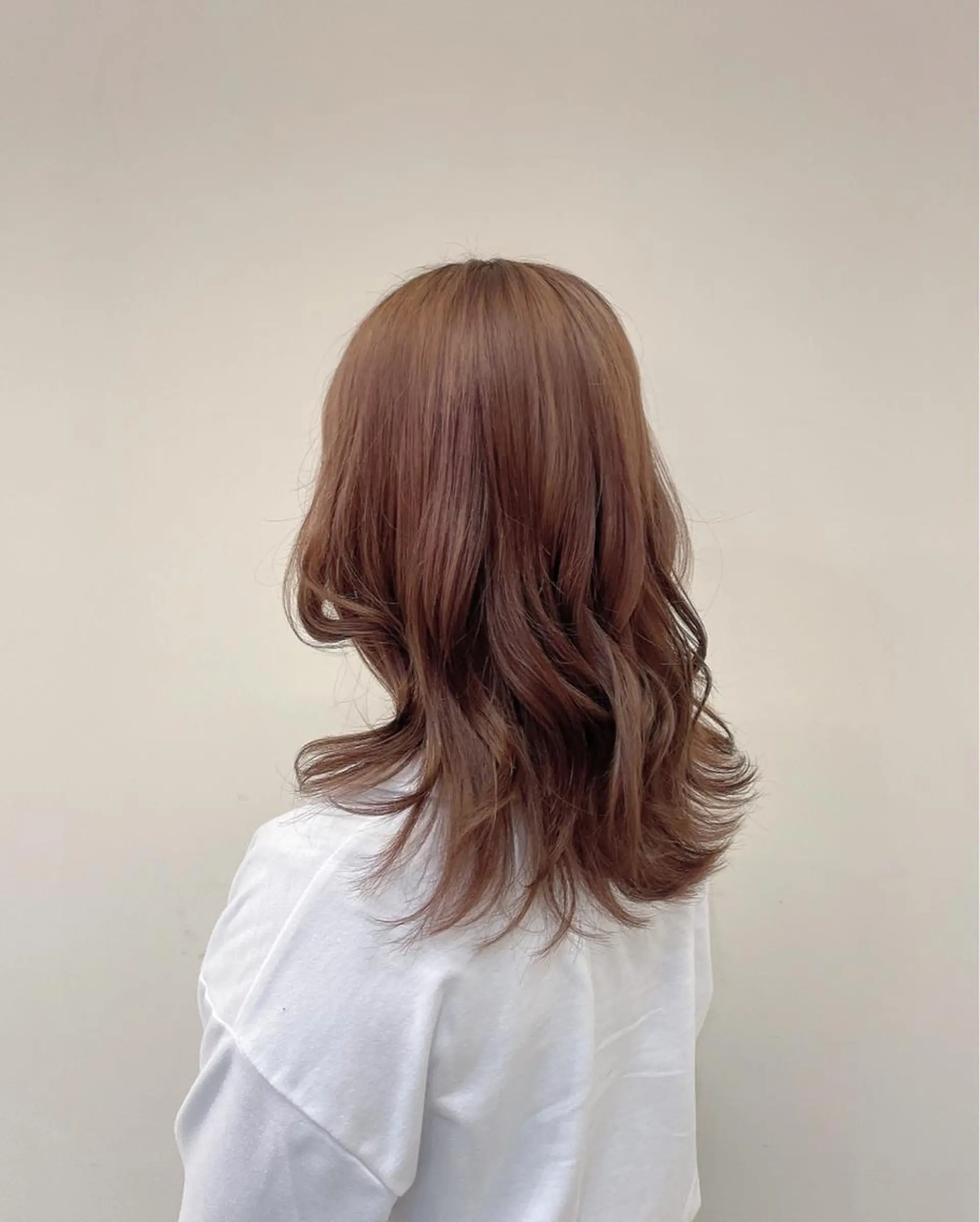 セミロング カラー ブリーチ ヘアカラー 夏井 沙織のヘアスタイル